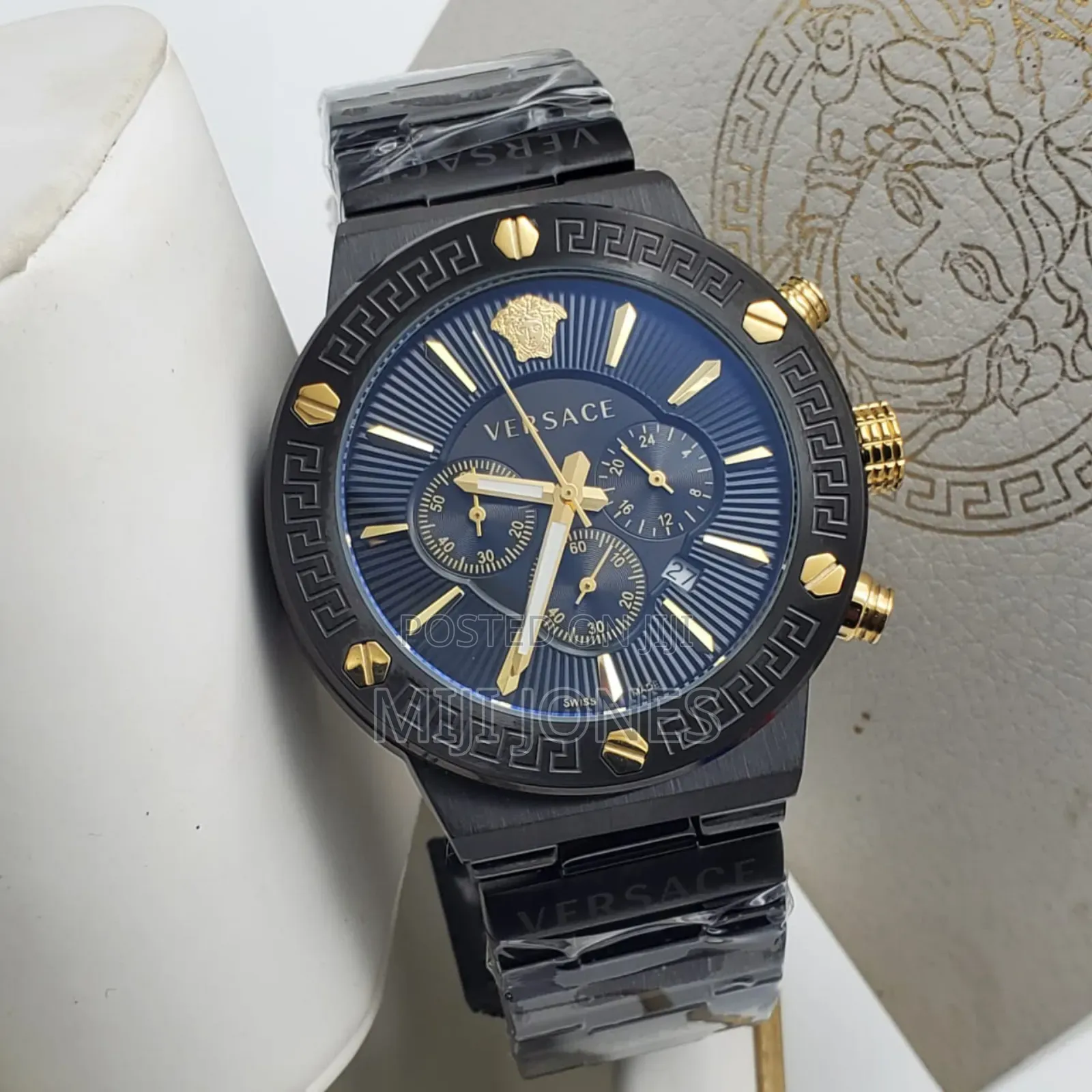 Versace Men Round Dial Watches