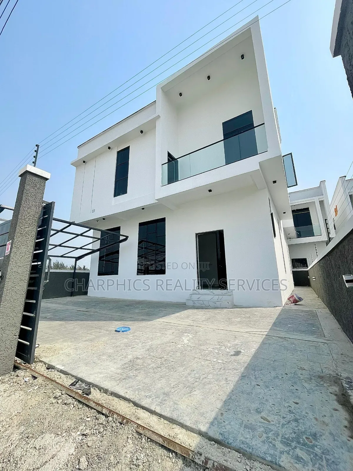 5bdrm Duplex in Lekki for sale