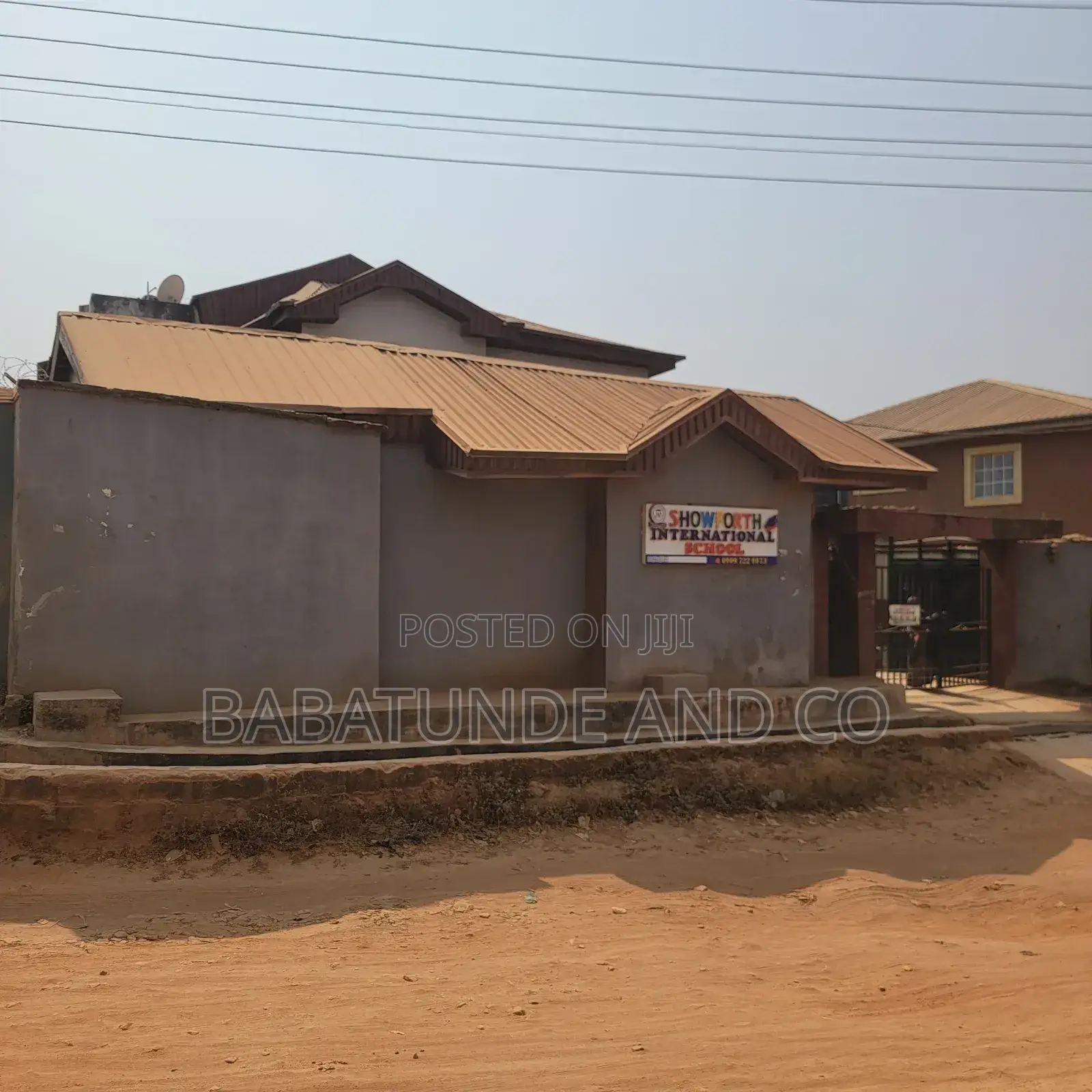 4bdrm Block of Flats in Ologuneru for sale