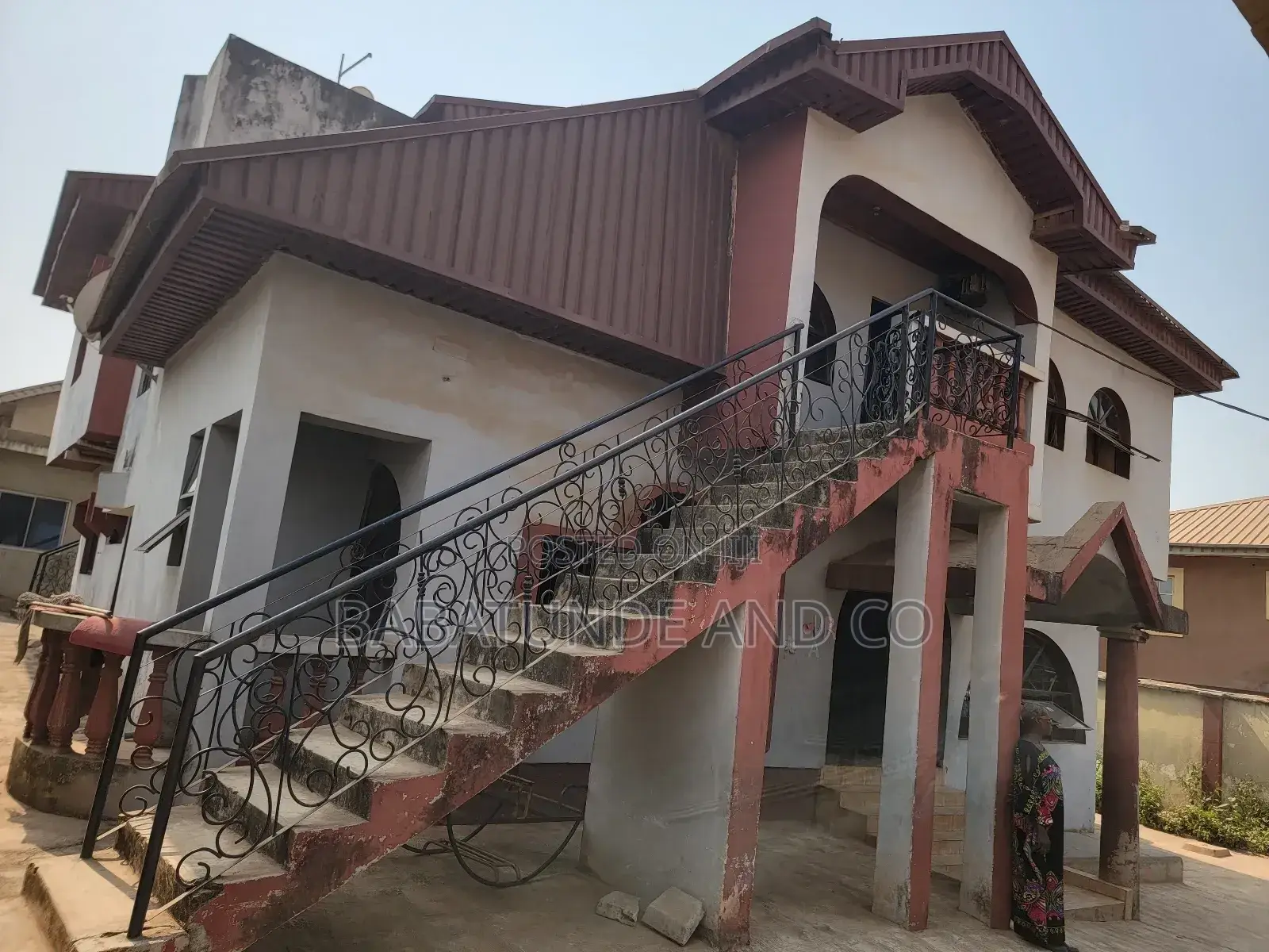 4bdrm Block of Flats in Ologuneru for sale