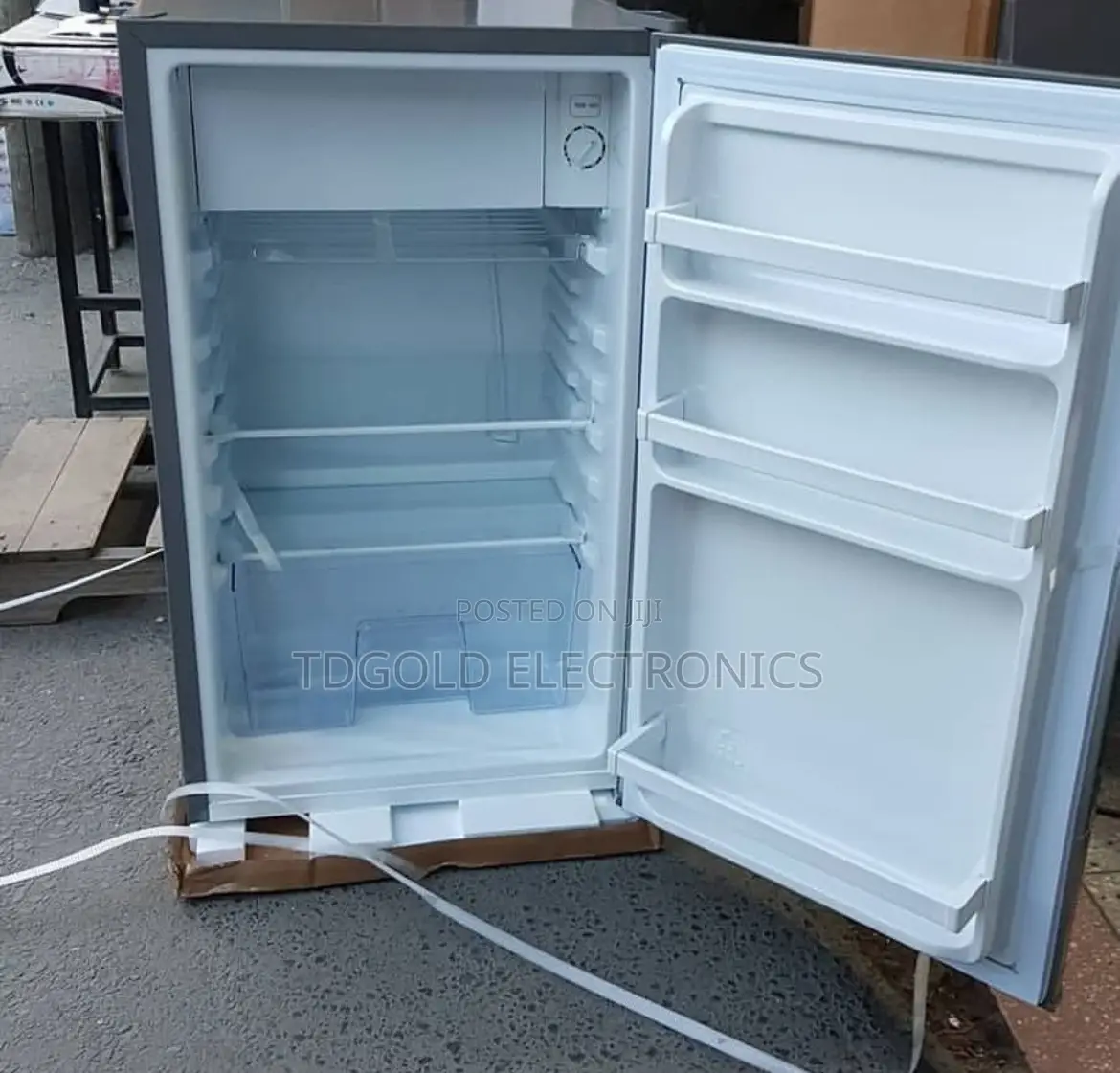 Hisense 100 L Refrigerator