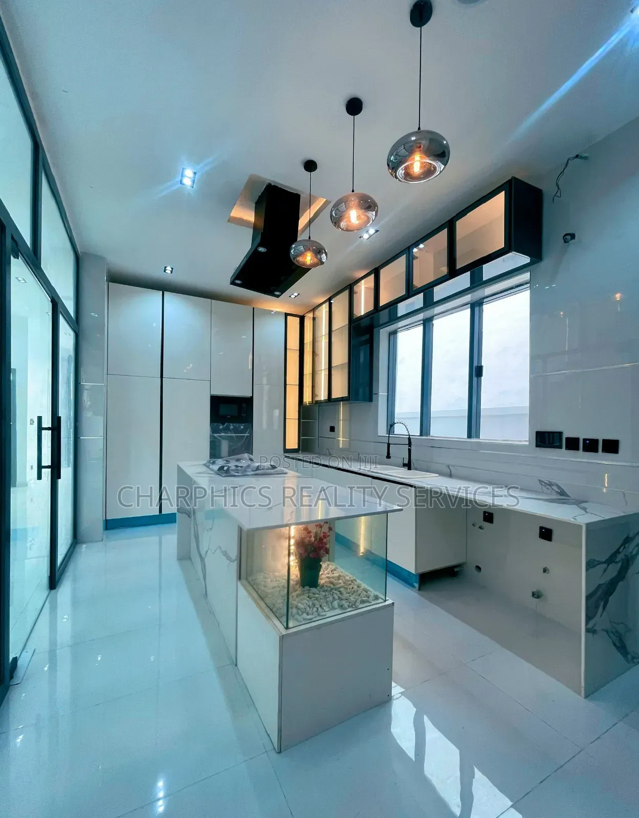 5bdrm Duplex in Lekki for sale