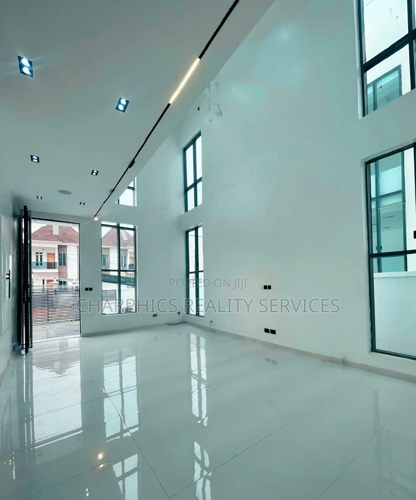 5bdrm Duplex in Lekki for sale