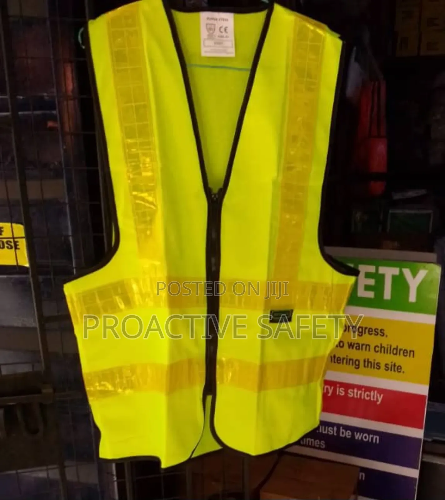 Safety Reflective Vest With Zipper & Pocket