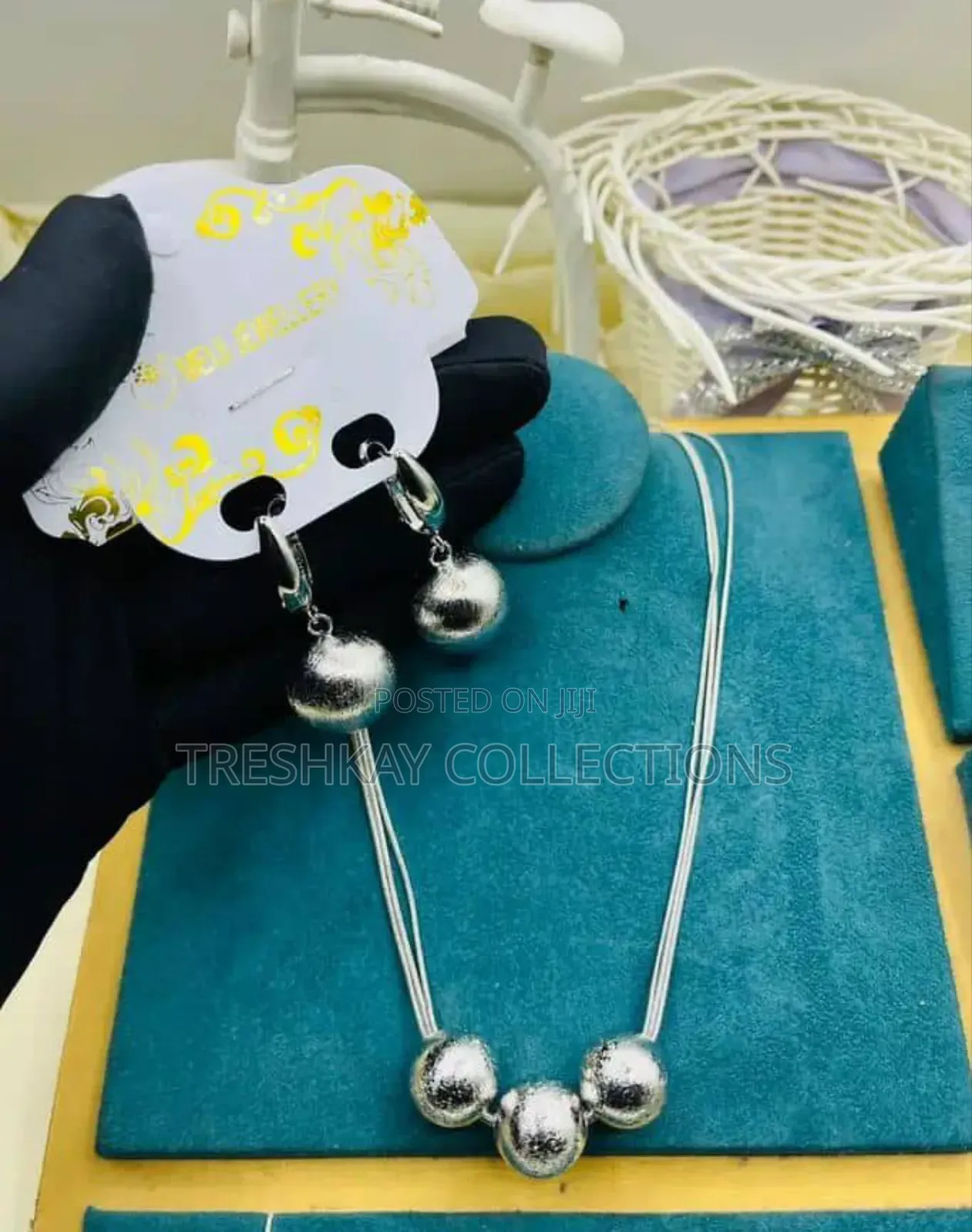 Jewelleries