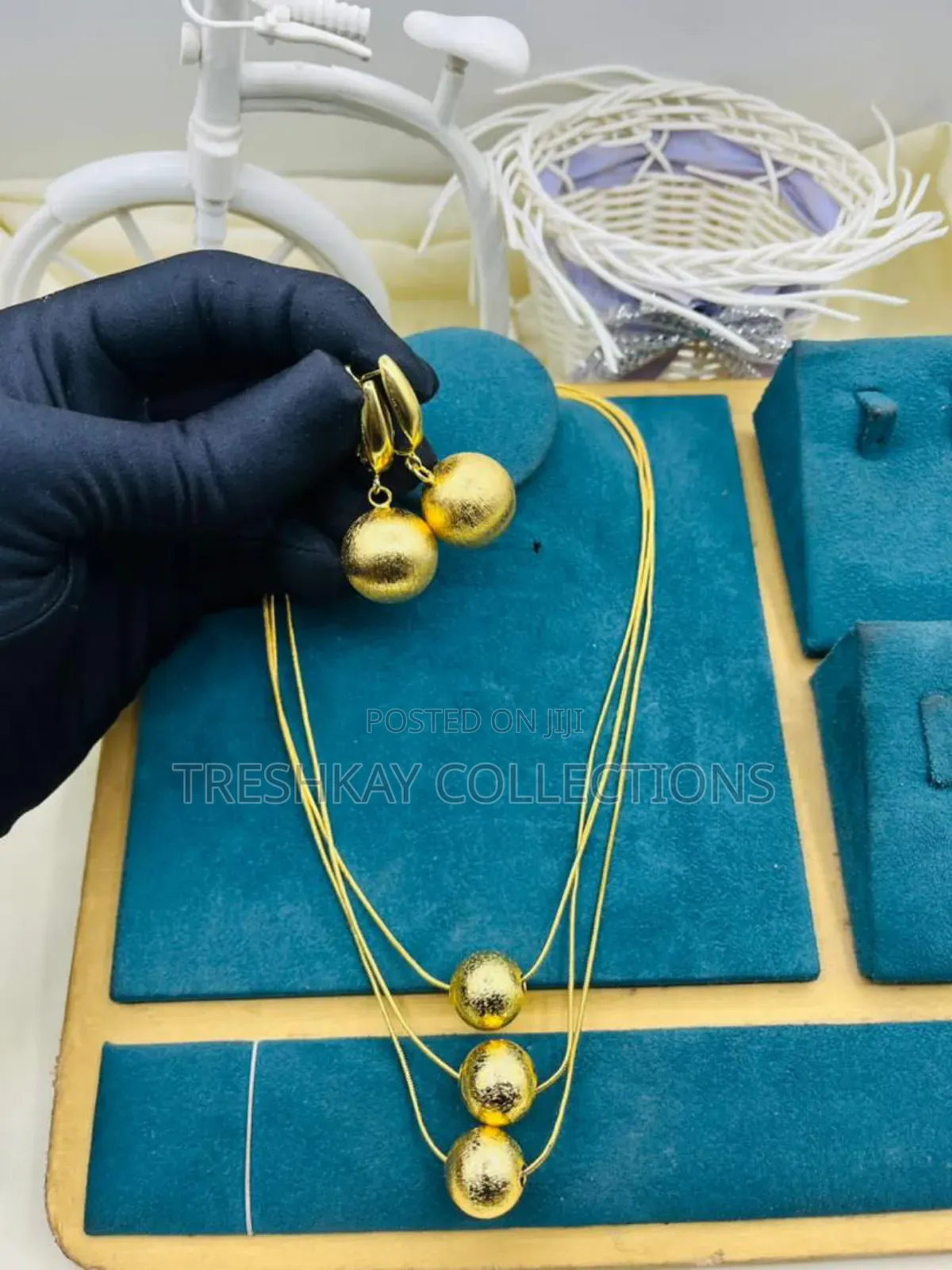 Jewelleries