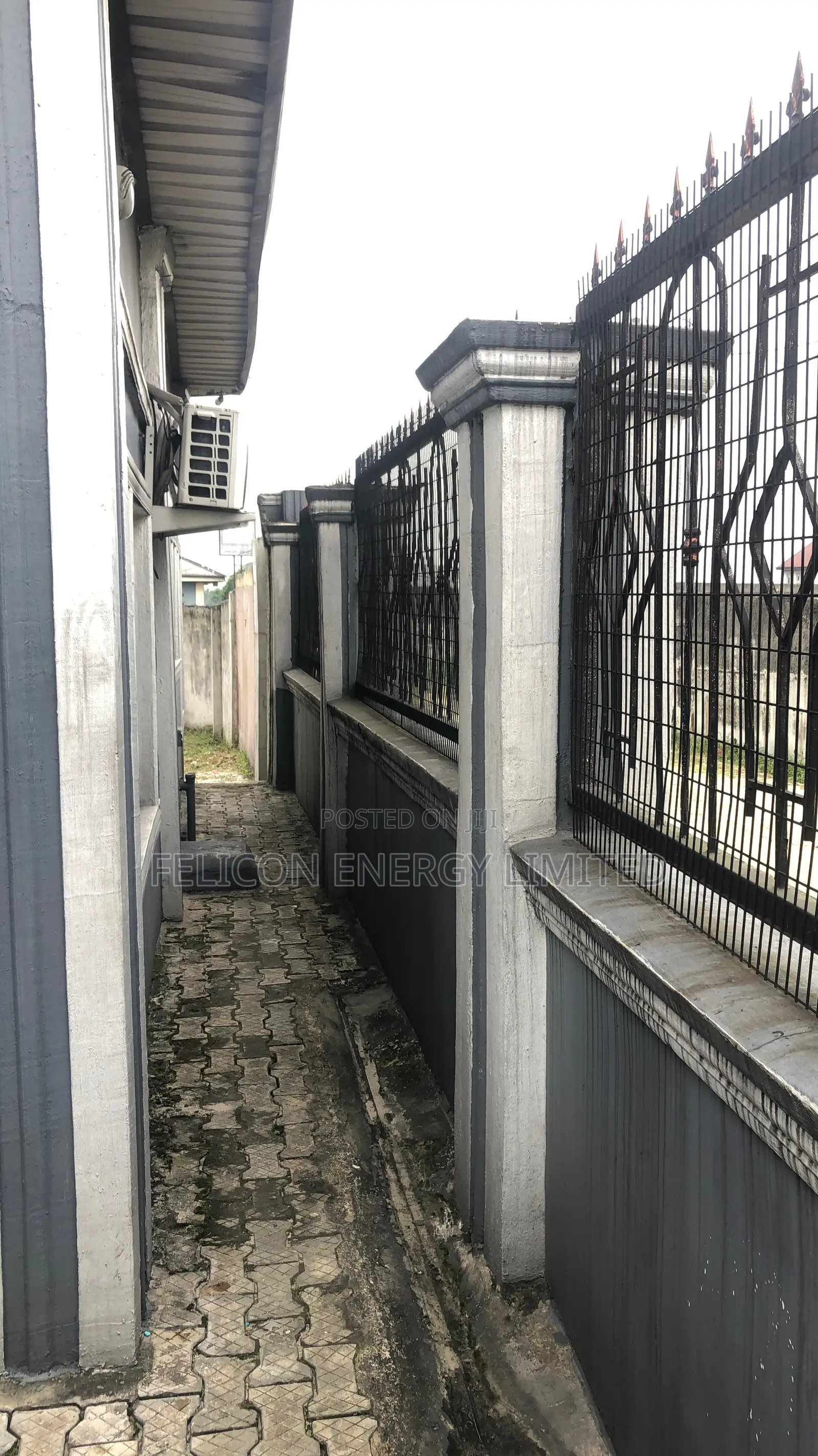 Cooperate Office Space/Store Available for Lease in a Marine Corridor