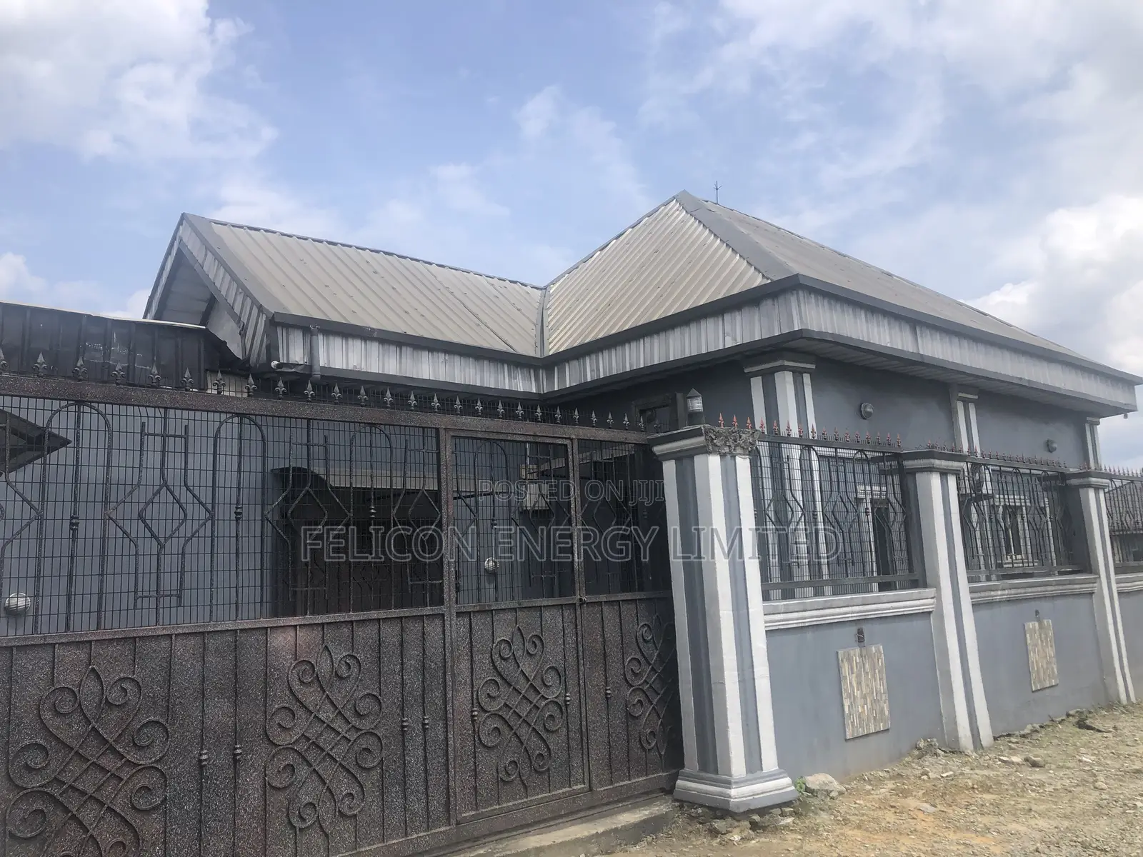 Cooperate Office Space/Store Available for Lease in a Marine Corridor