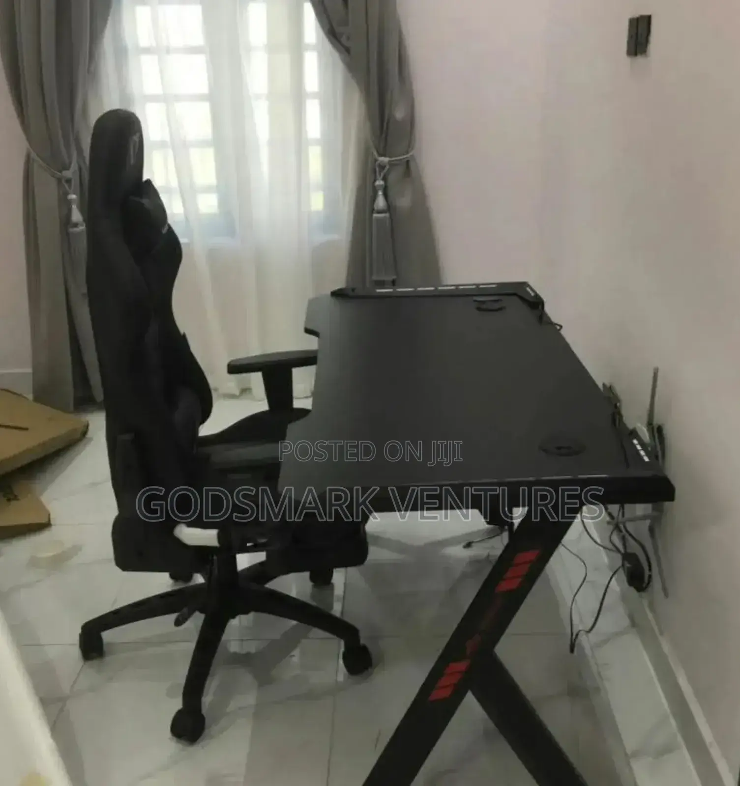 A Set of Gaming Table With Lead Lights Remote Control