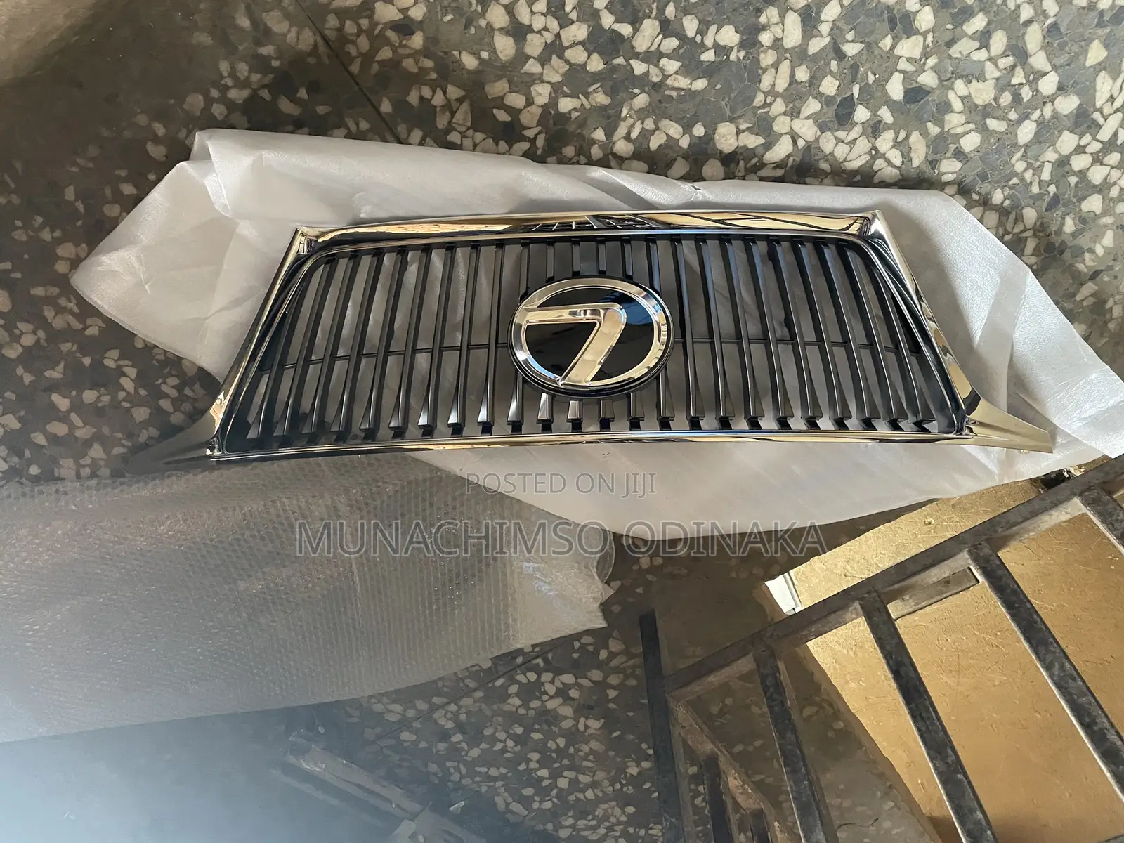 Front Grill Rx 350 2010