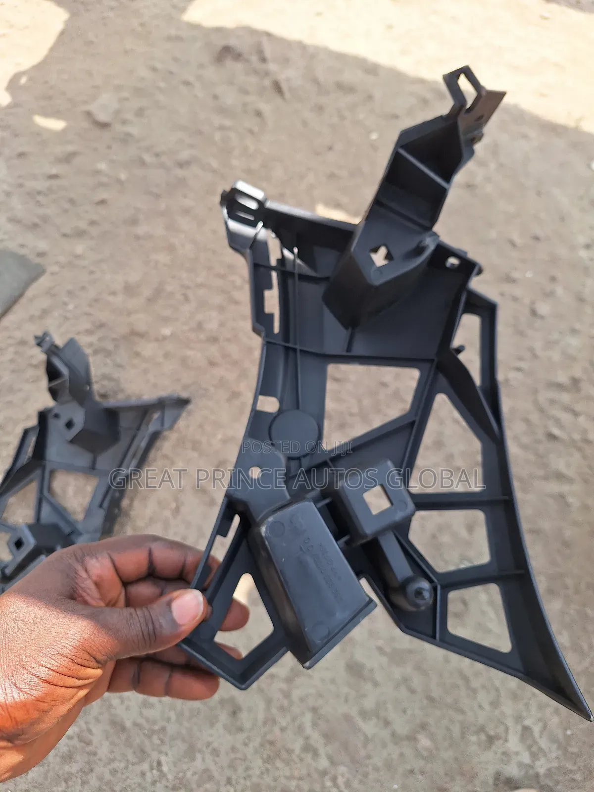 Head Lamp Hanger GLE 166