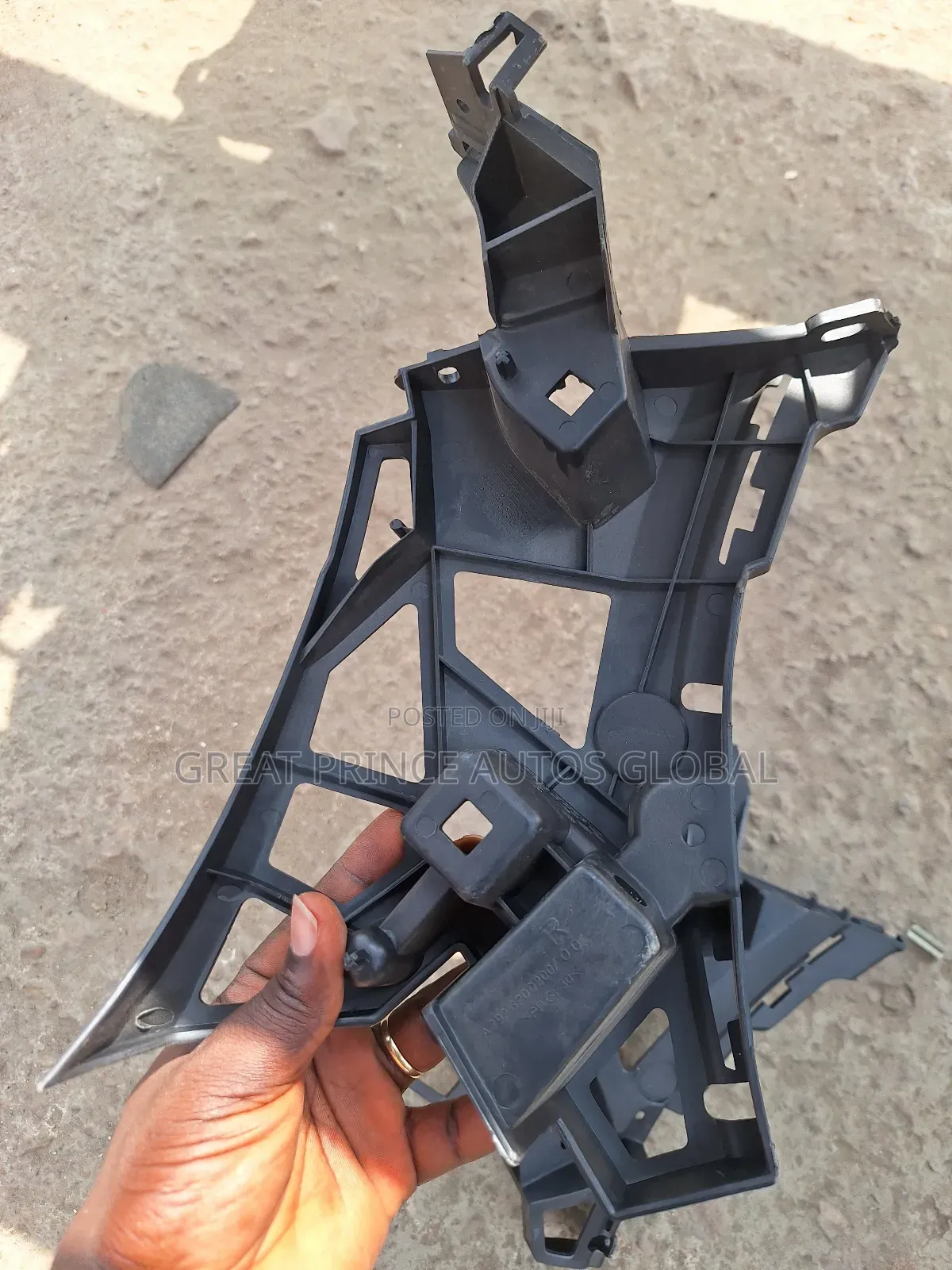 Head Lamp Hanger GLE 166