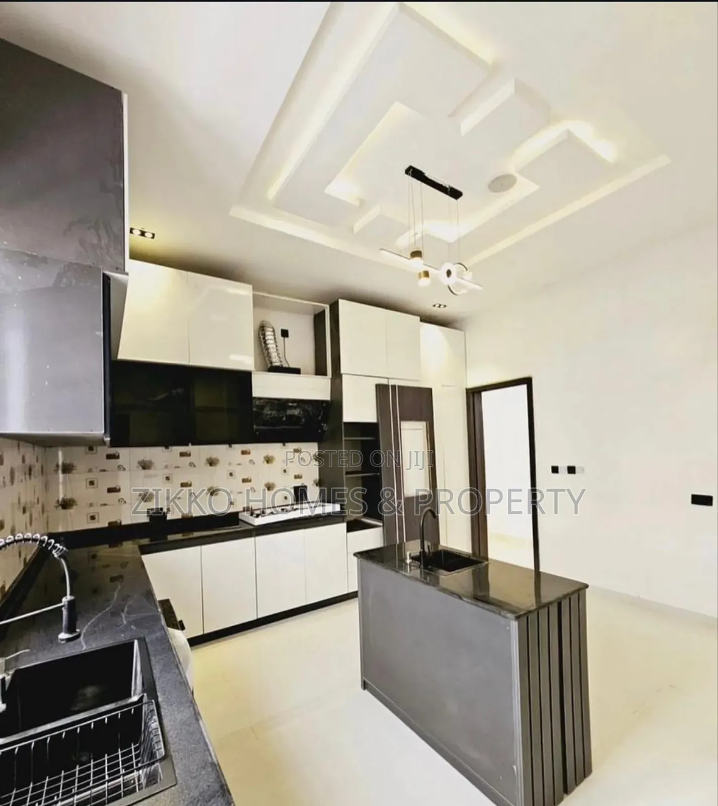 5bdrm Duplex in Ajah for sale