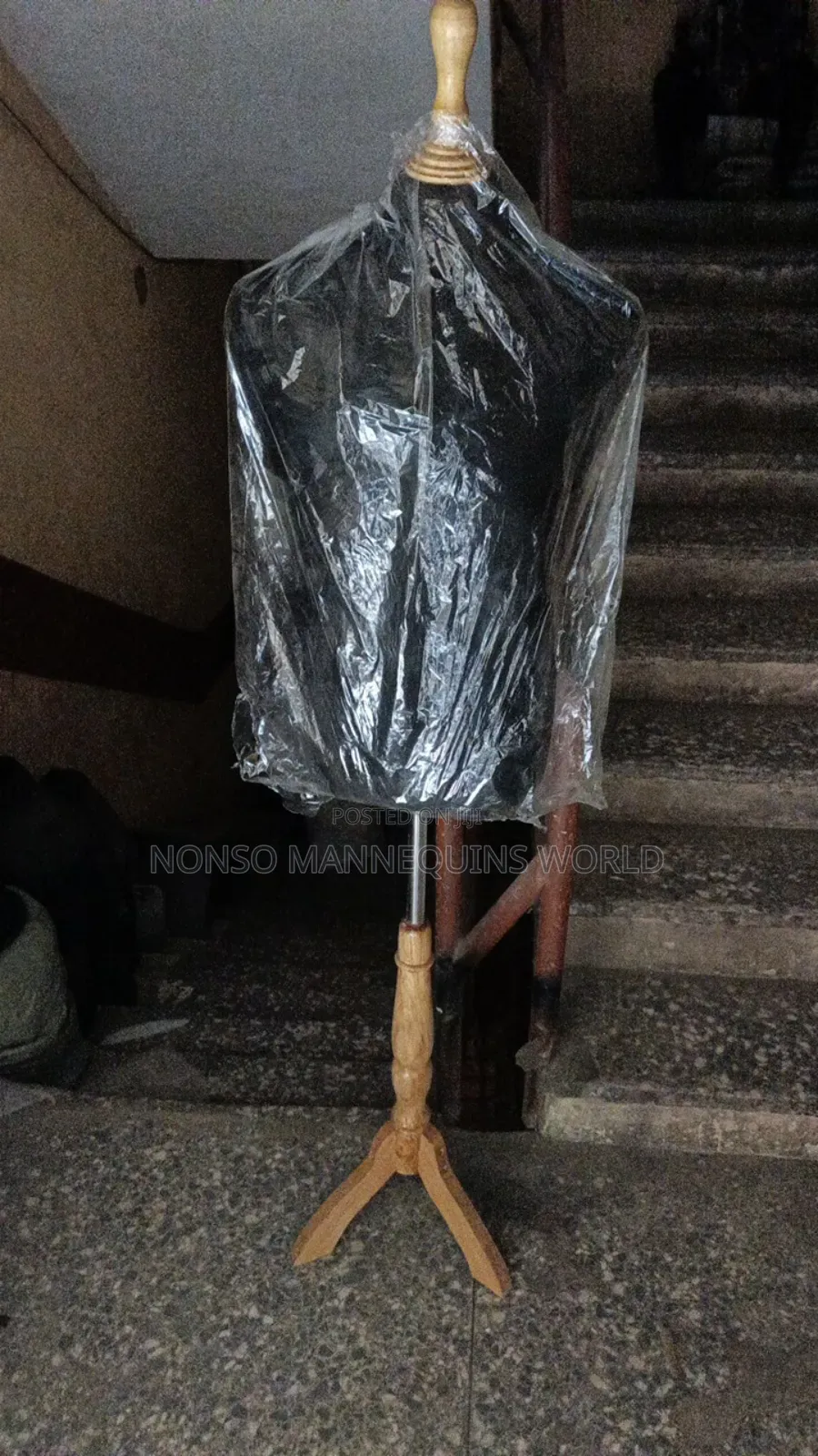 Male Wooden Head And Wooden Leg Tripod Bodyform