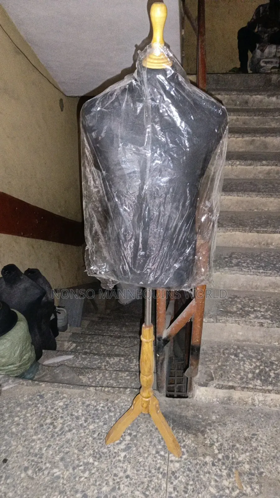 Male Wooden Head And Wooden Leg Tripod Bodyform