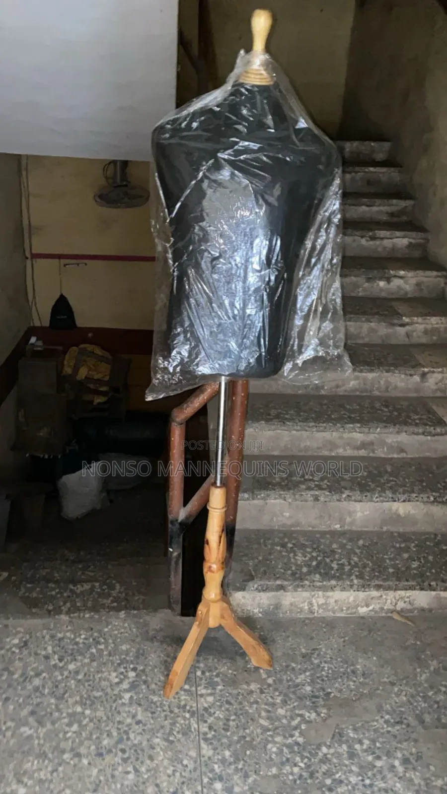 Male Wooden Head And Wooden Leg Tripod Bodyform