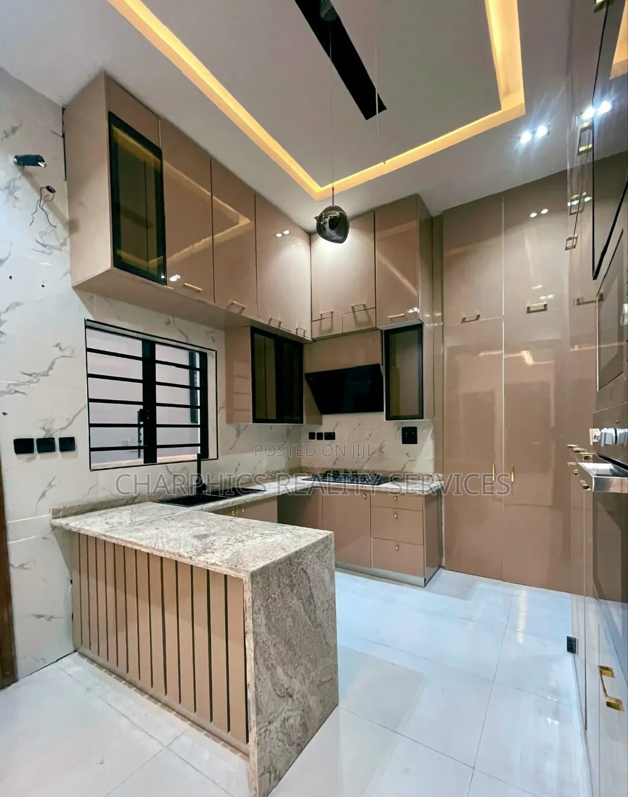 4bdrm Duplex in Lekki for sale