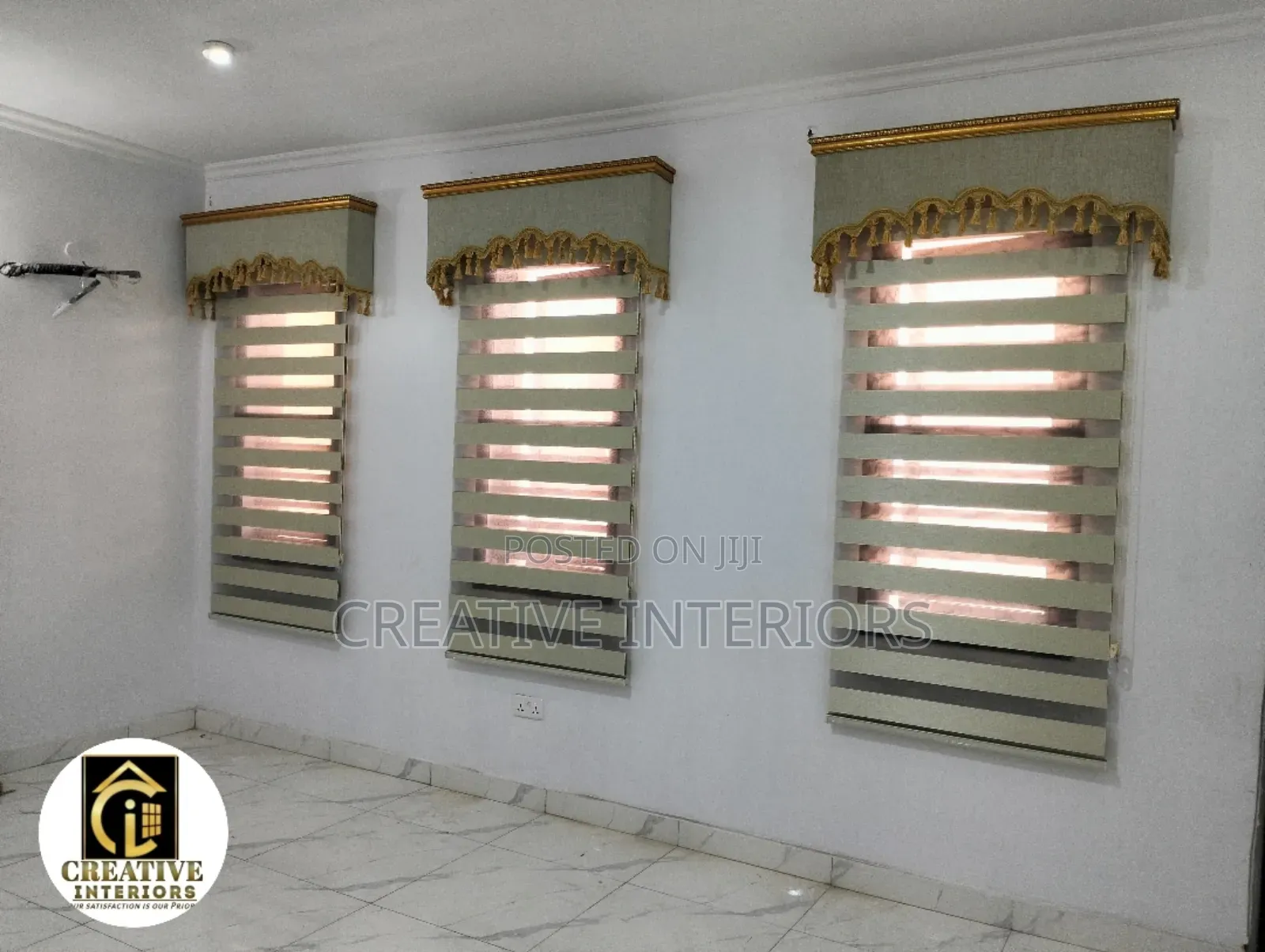 Day and Night Window Blinds With Board Frame