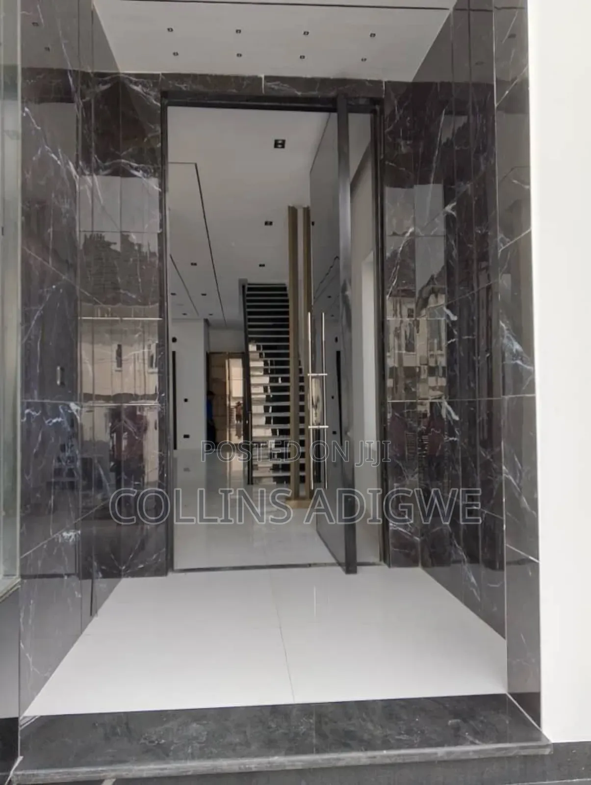 5bdrm Duplex in Secured, Idado for sale