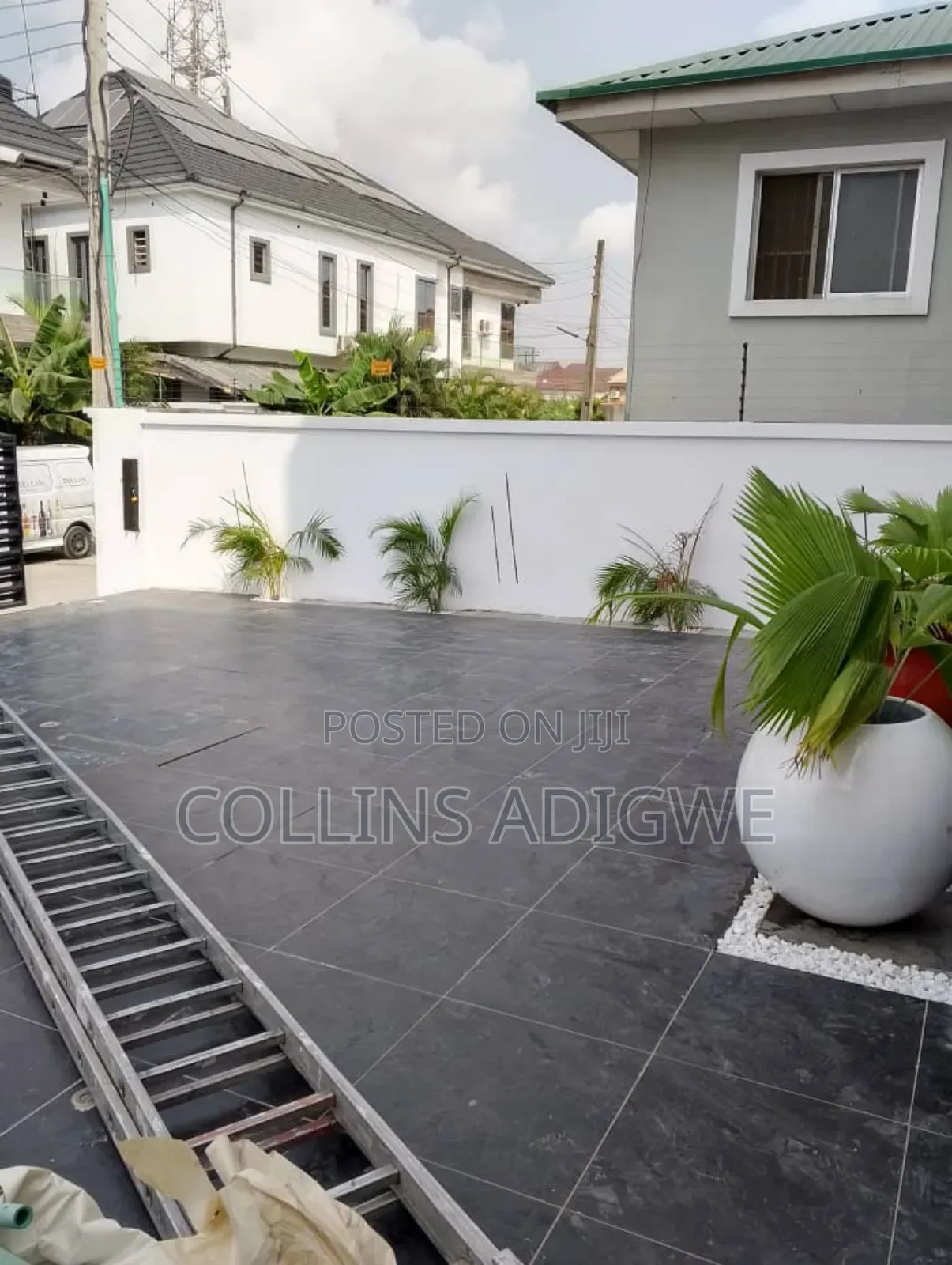 5bdrm Duplex in Secured, Idado for sale