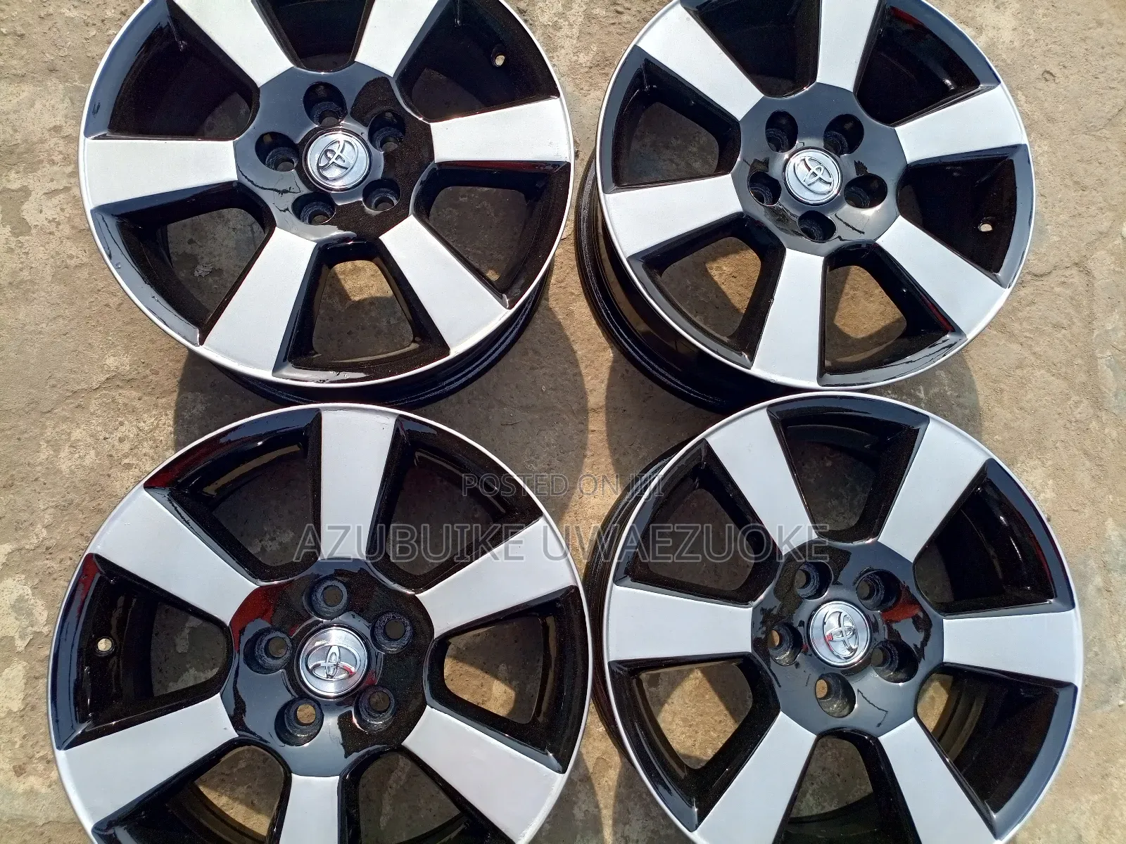 Toyota Camry 17" Rim Available