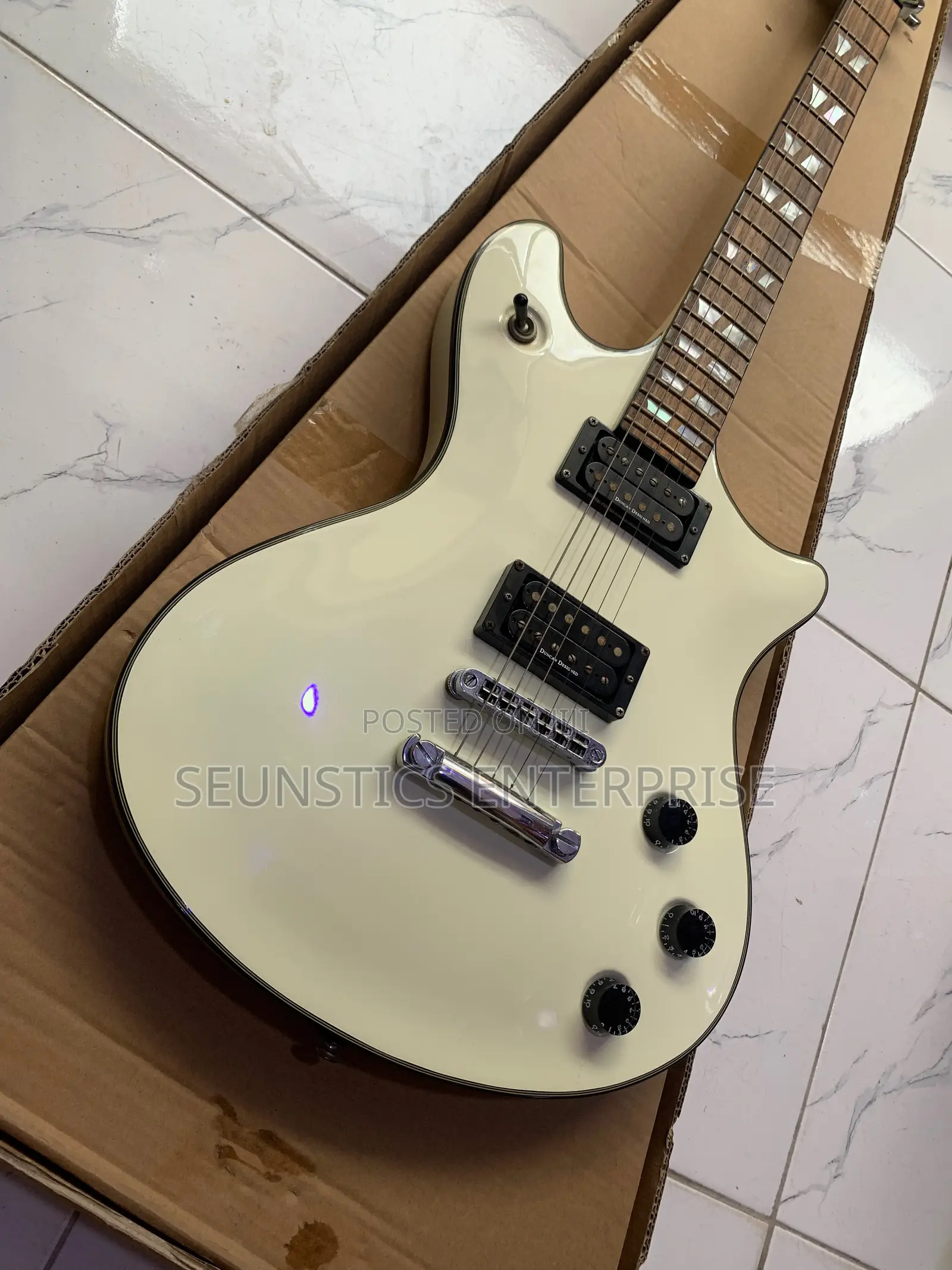 Quality Schecter Diamond Series Jazz Guitar