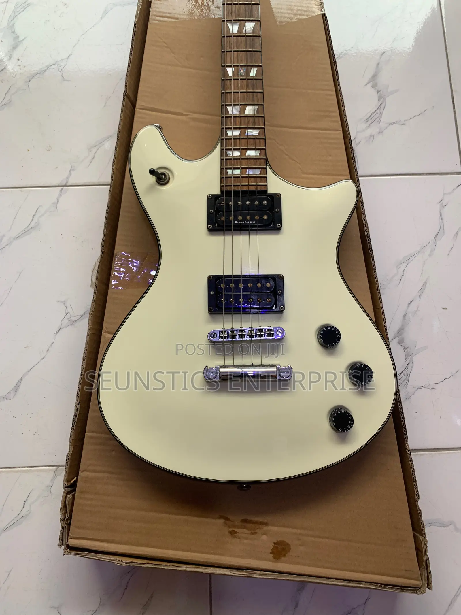 Quality Schecter Diamond Series Jazz Guitar