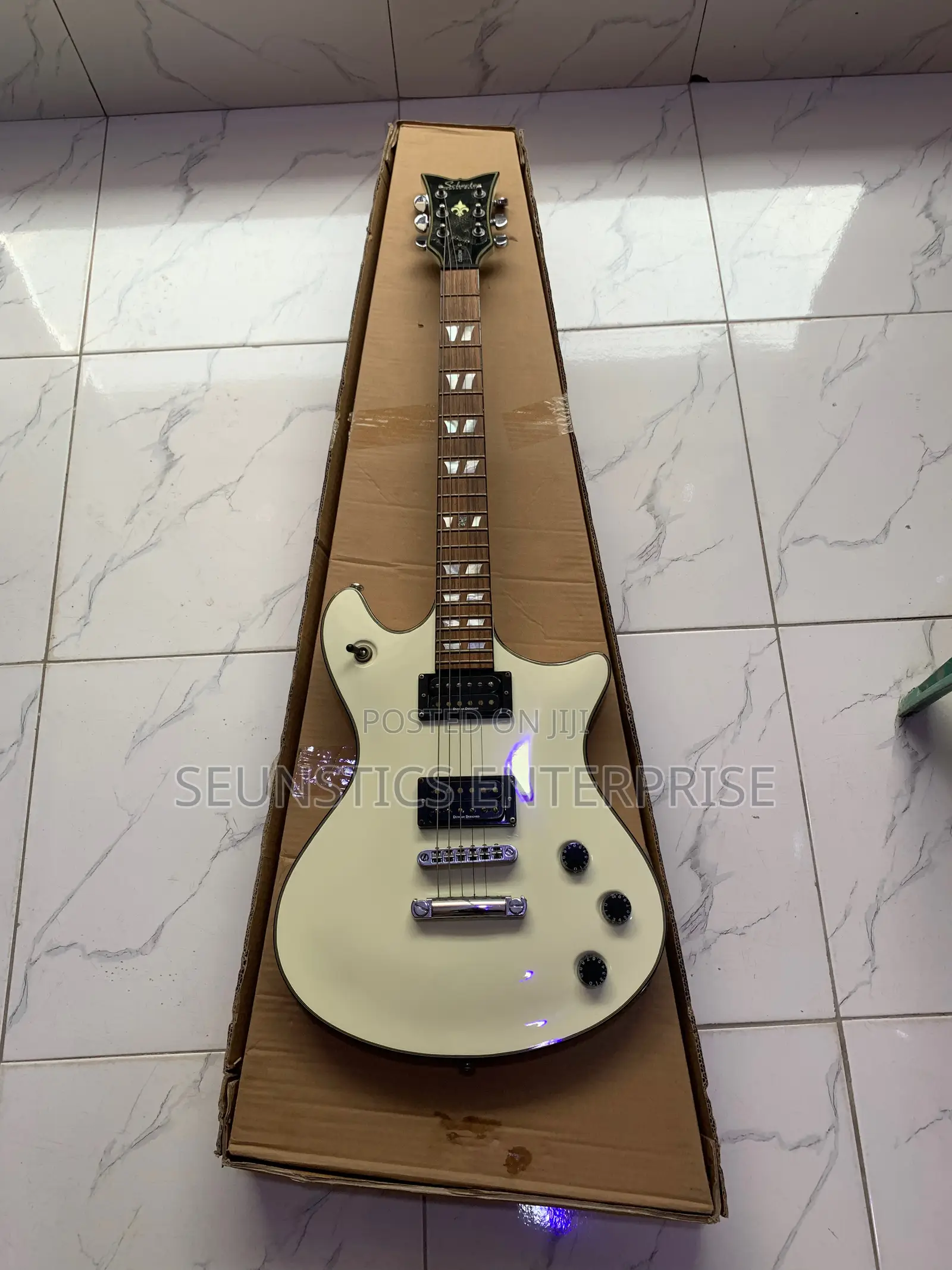 Quality Schecter Diamond Series Jazz Guitar