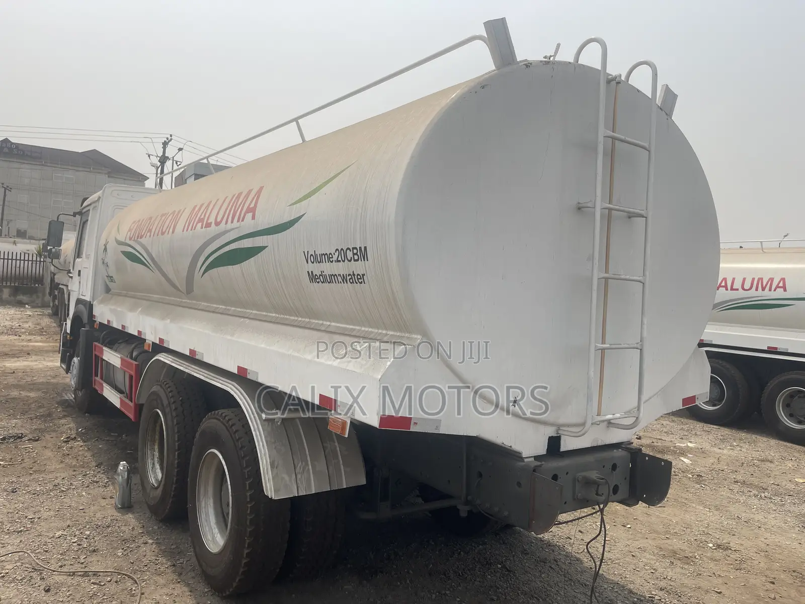 Foreign Used Howo Water Tanker Truck 20,000 Liters.