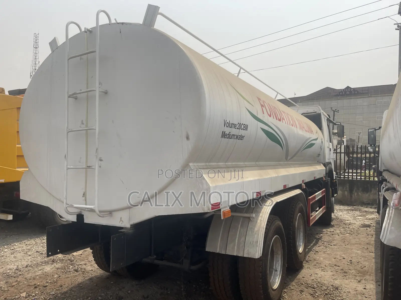 Foreign Used Howo Water Tank Truck With 20,000 Liters.