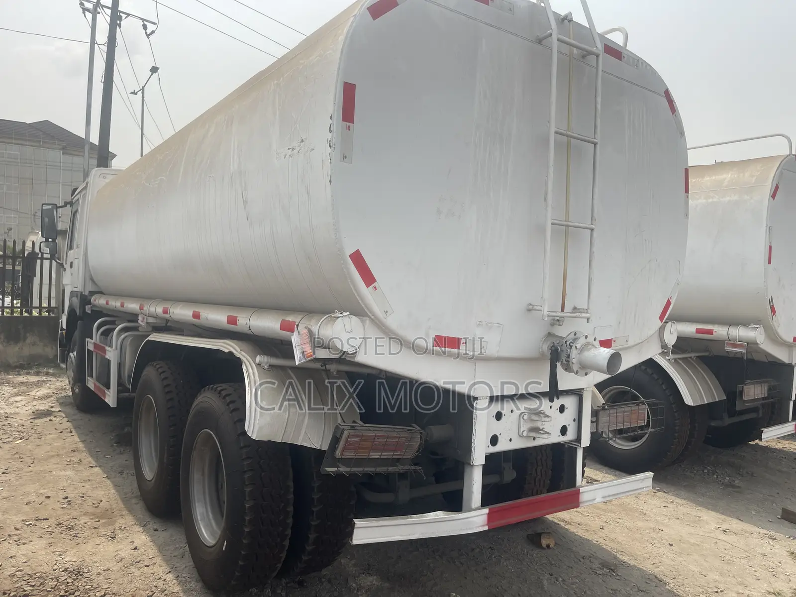 Foreign Used Howo Water Truck 20,000 Litres, 371hp.