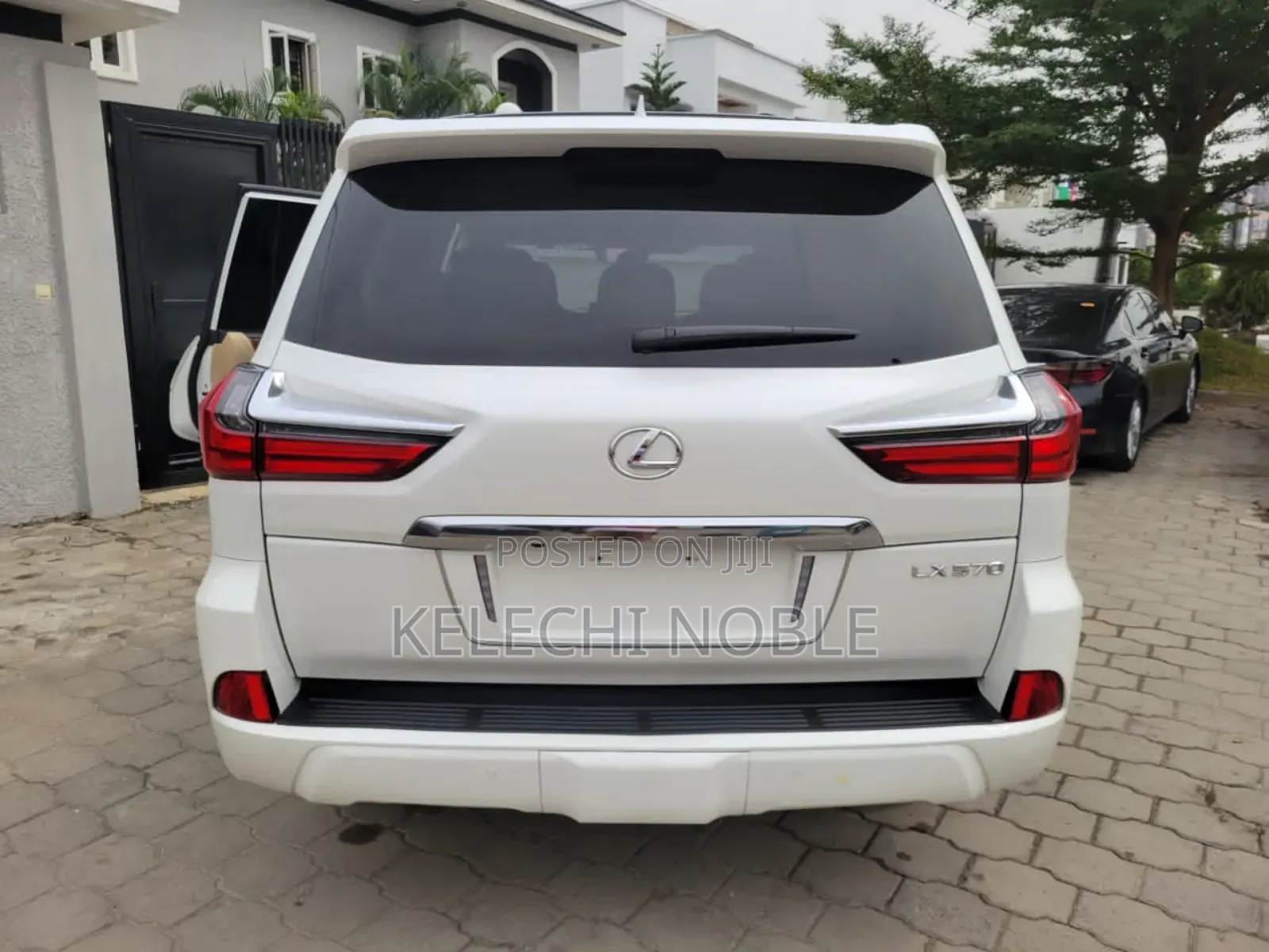 Lexus LX 570 (5 seats) AWD 2017 White