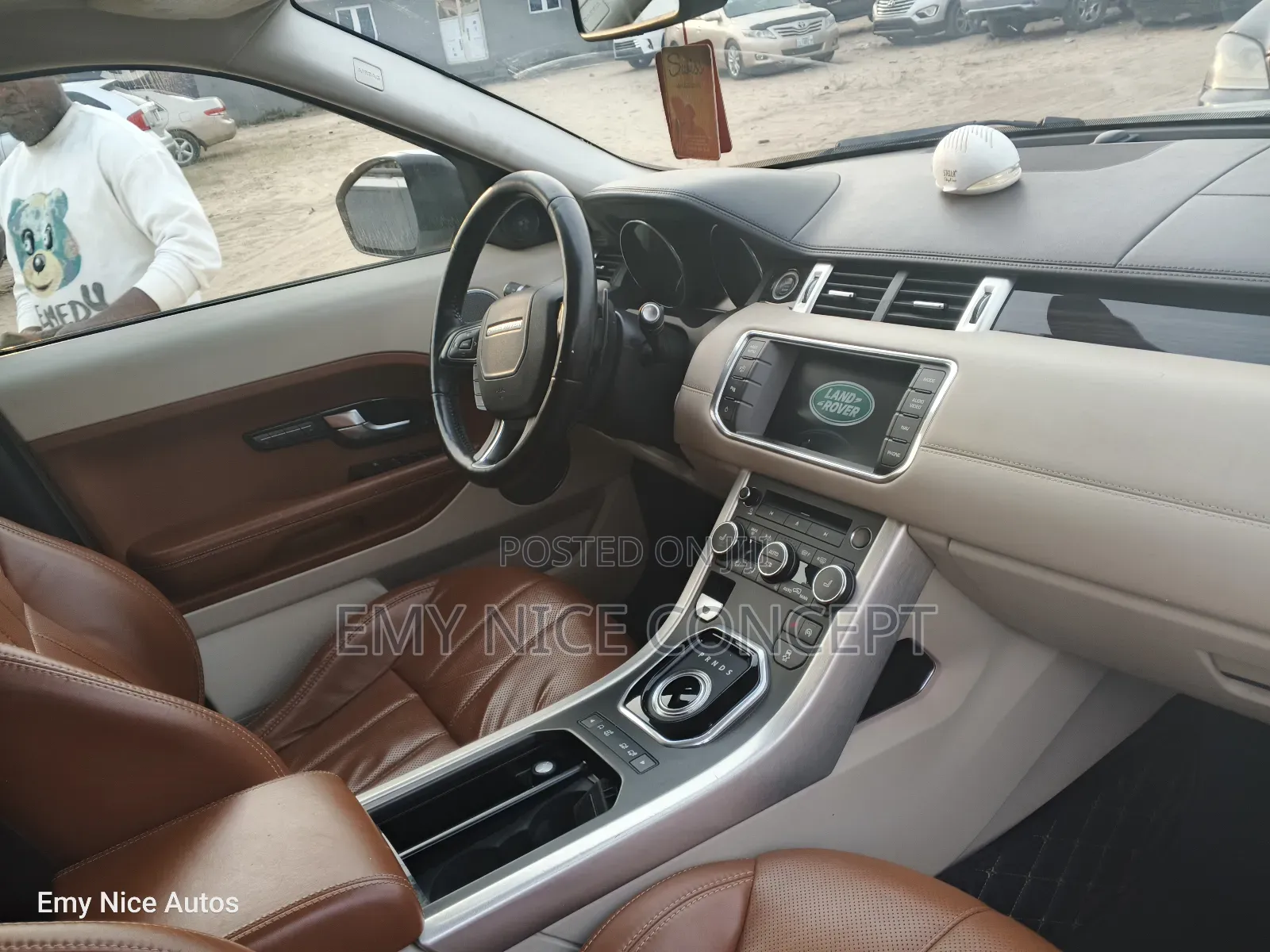 Land Rover Range Rover Evoque Prestige 4x4 (2.0L 4cyl 9A) 2014 White