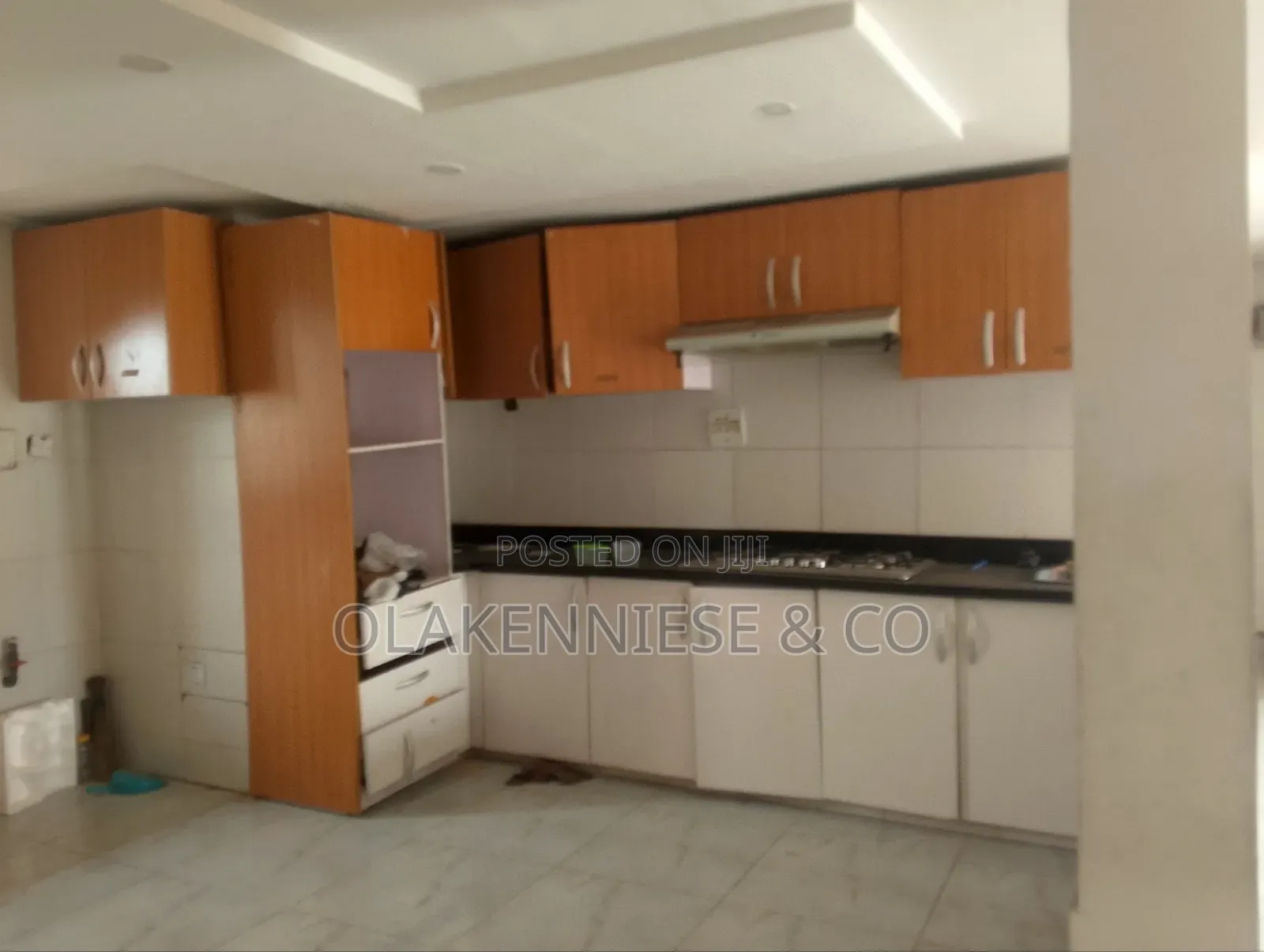 3bdrm Block of Flats in Olaleye New Town, Iponri for sale