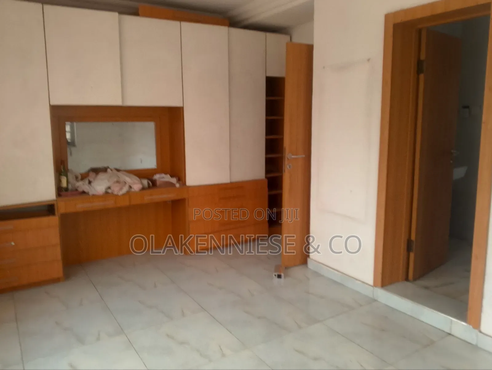 3bdrm Block of Flats in Olaleye New Town, Iponri for sale