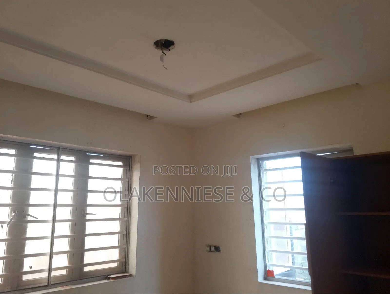 3bdrm Block of Flats in Olaleye New Town, Iponri for sale