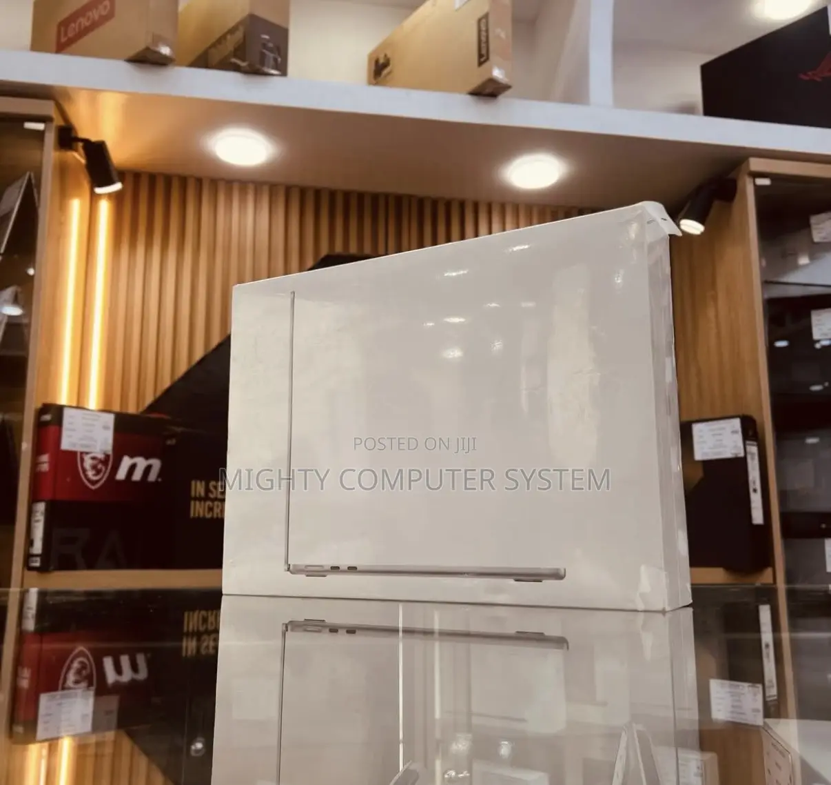 New Laptop Apple MacBook Air 2022 M2 8GB Apple M2 SSD 256GB