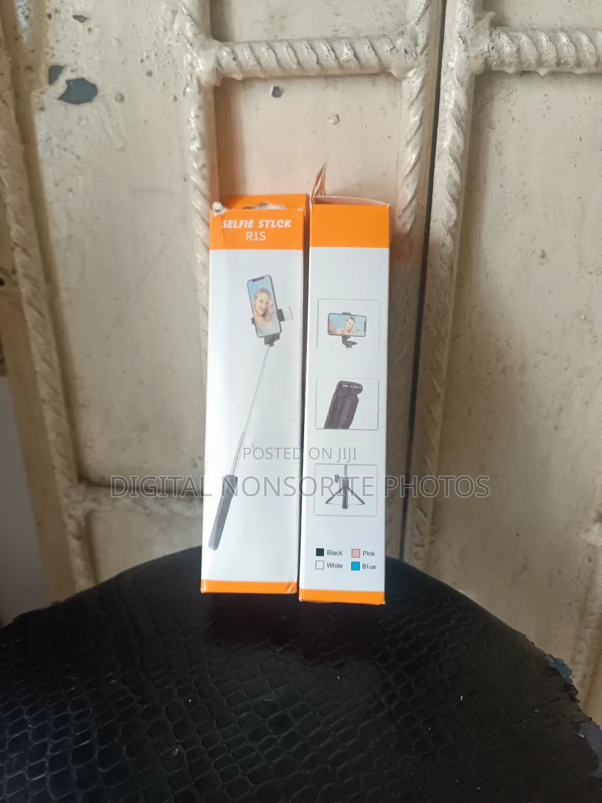 Brand New Selfie Stick R1S