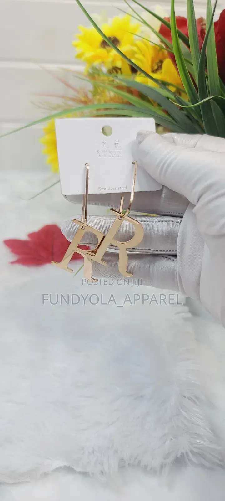 Gold Curve Drop Earring