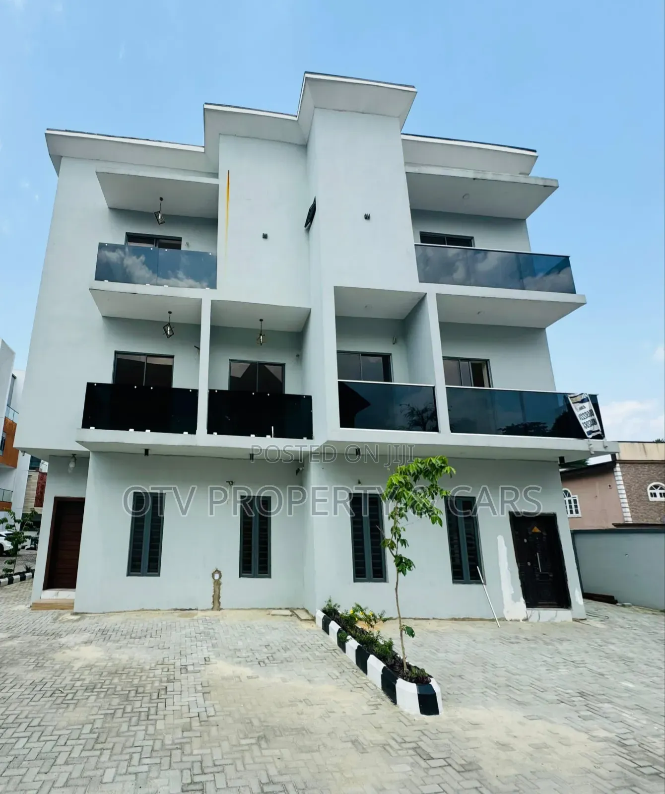 Furnished 4bdrm Duplex in Maryland for sale