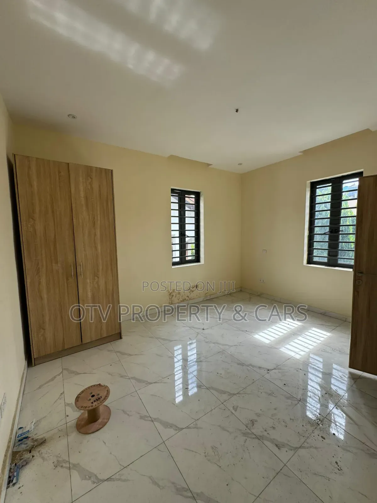 Furnished 4bdrm Duplex in Maryland for sale