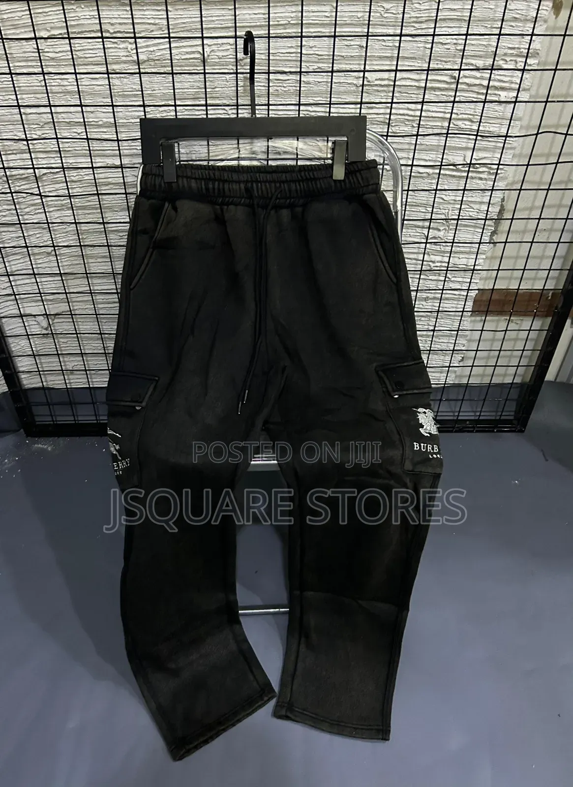 Men Quality Joggers With Side Line