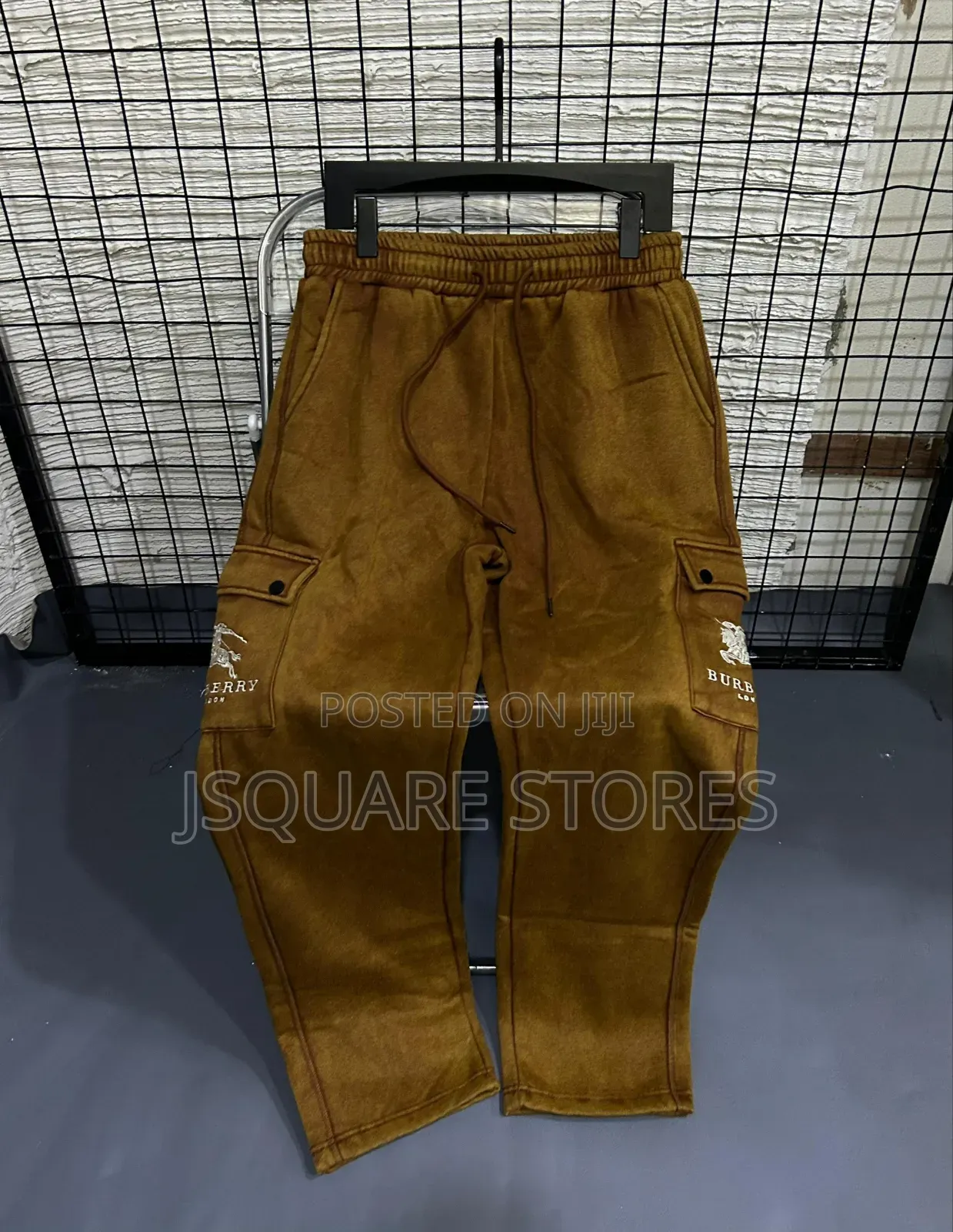 Men Quality Joggers With Side Line
