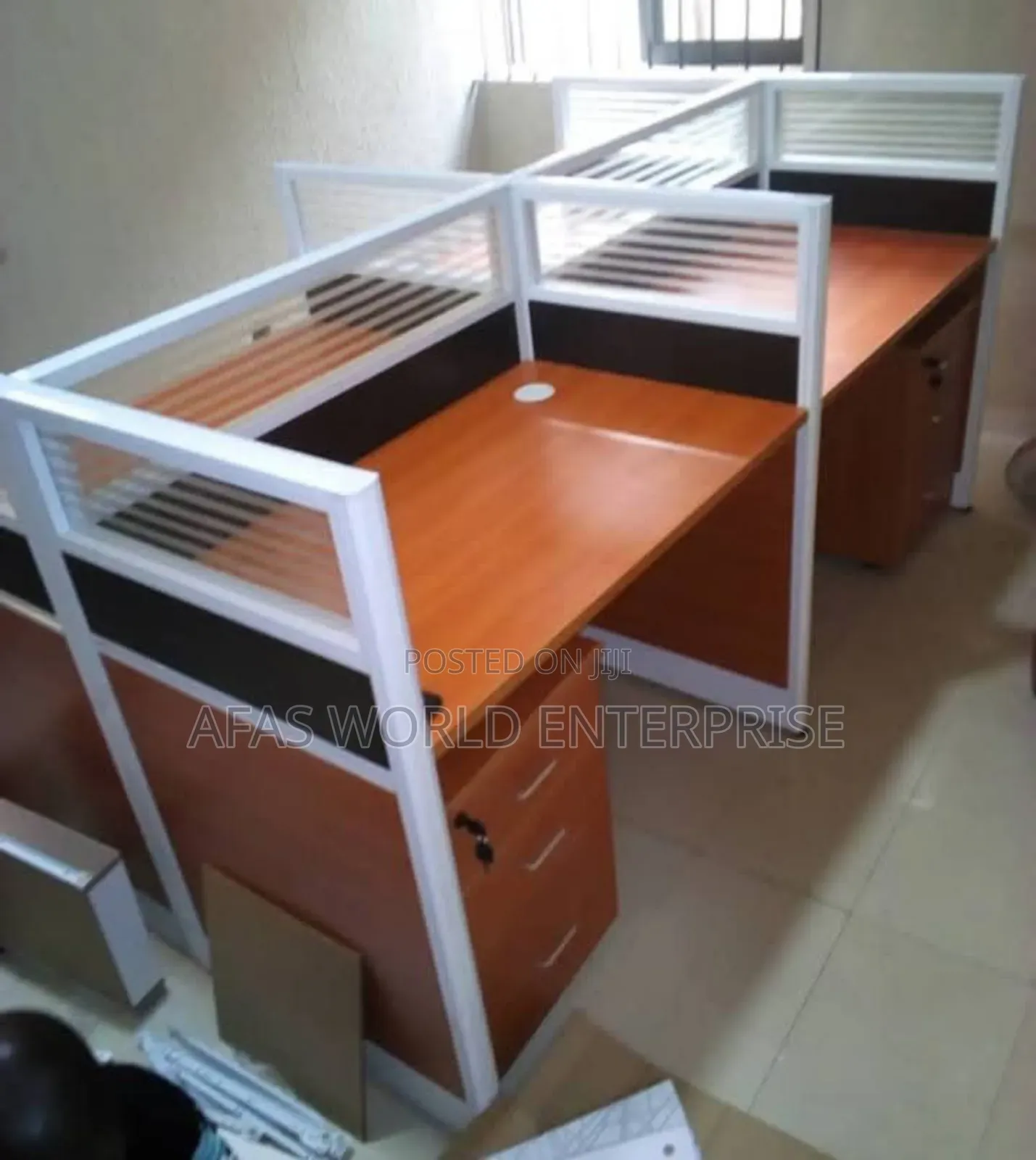 Four Men Workstation for Your Workplace
