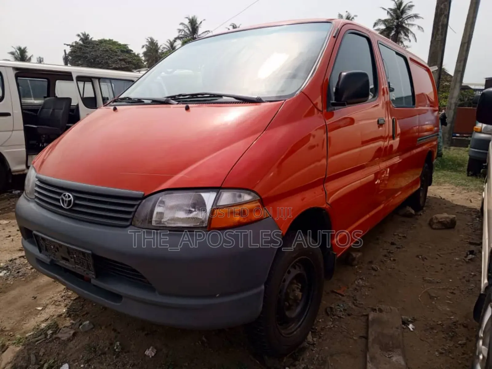 Toyota HiAce 2004 Red
