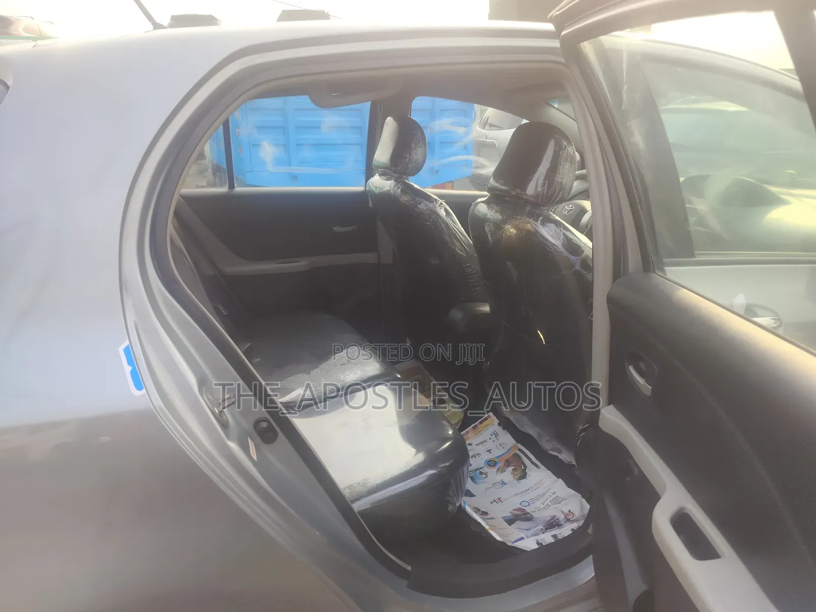 Toyota Yaris Base Hatchback 5dr 2010 Green