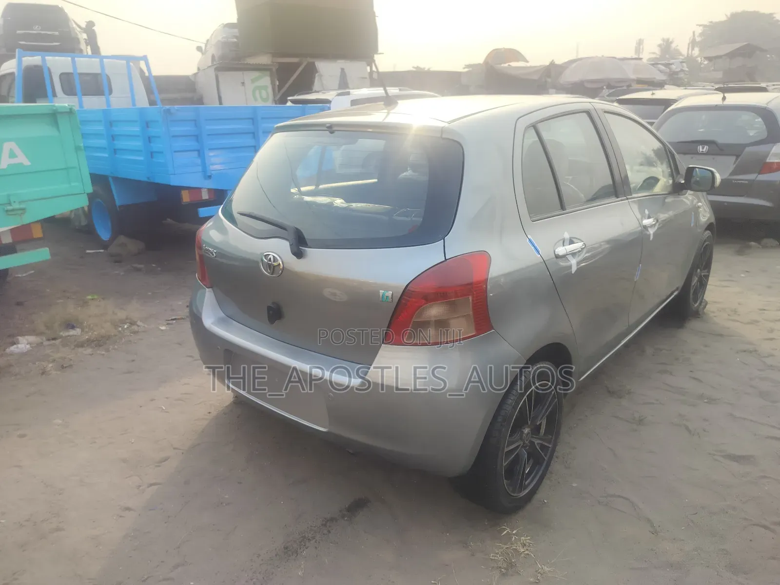 Toyota Yaris Base Hatchback 5dr 2010 Green