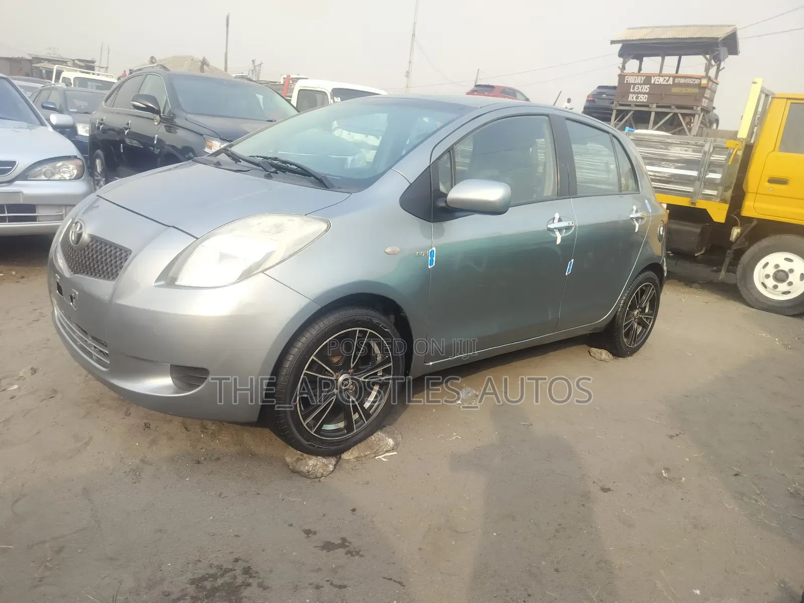 Toyota Yaris Base Hatchback 5dr 2010 Green