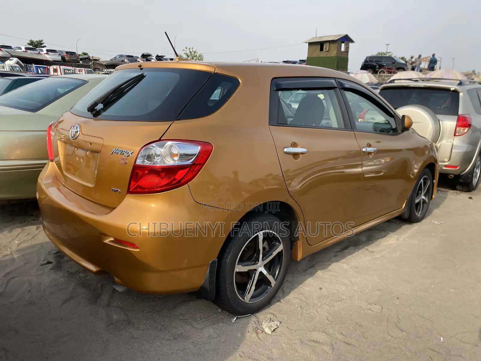 Toyota Matrix 2011 Gold