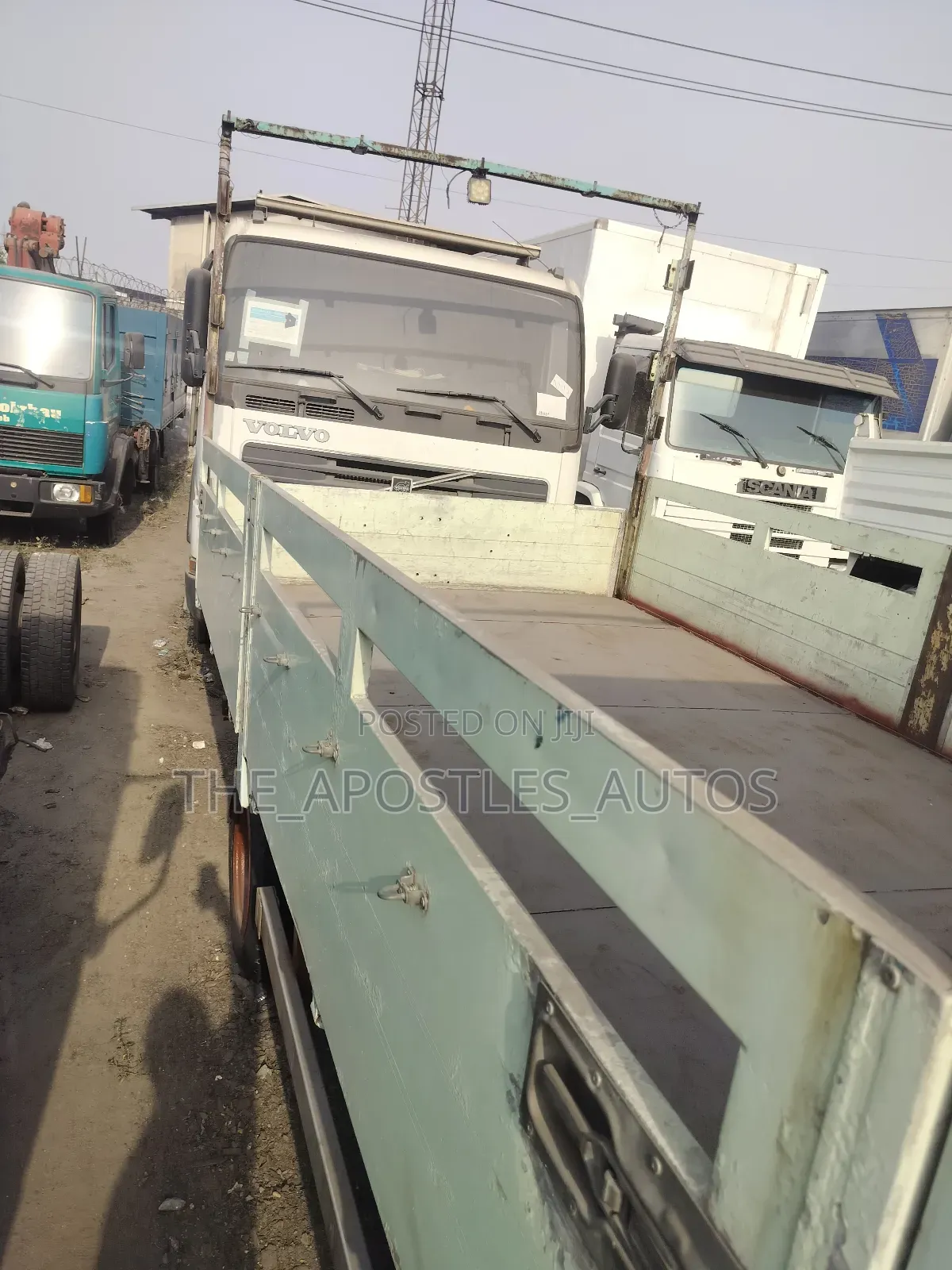 Mercedes Benz 814 Truck Six Tyres
